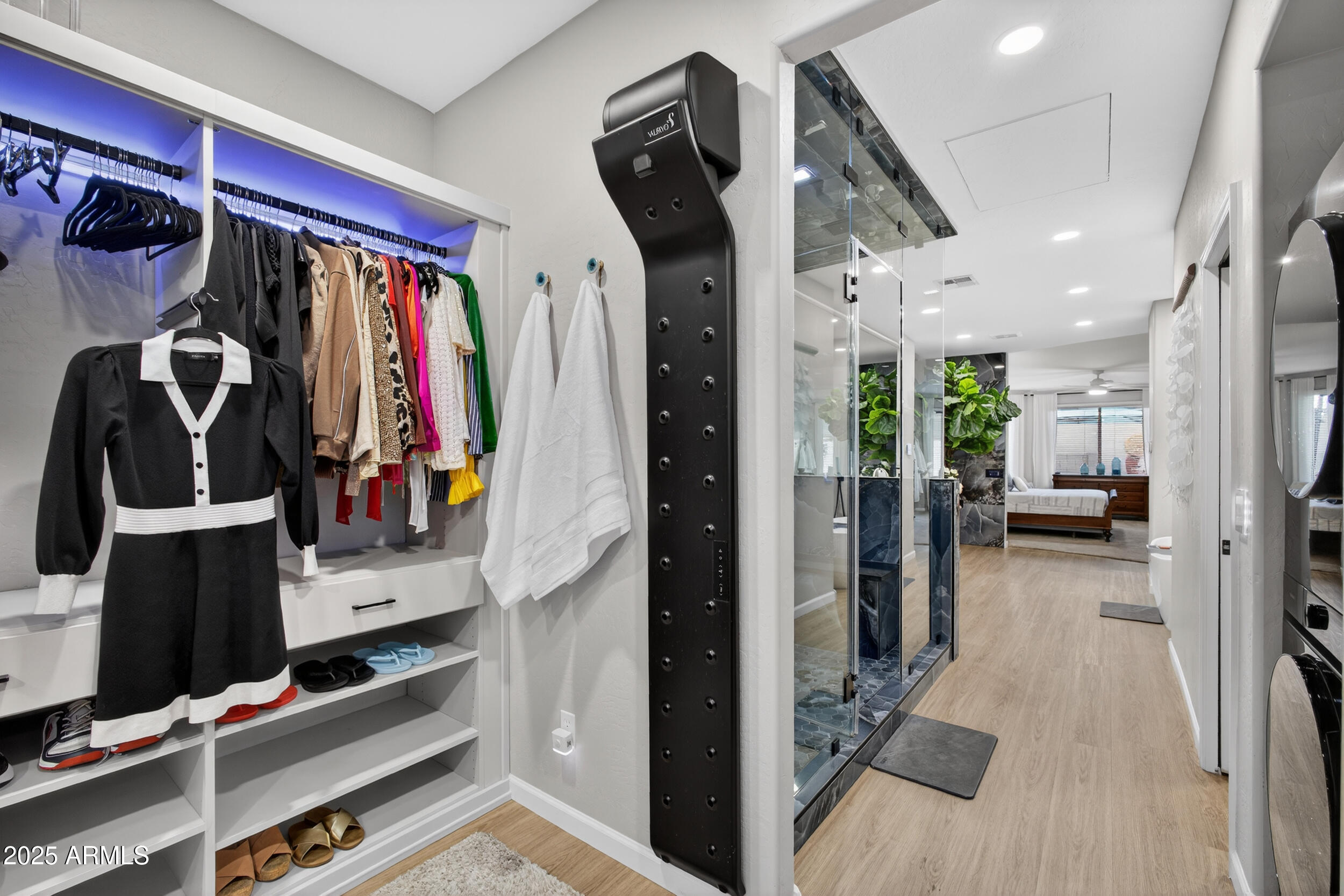 3529 E LOWELL Avenue