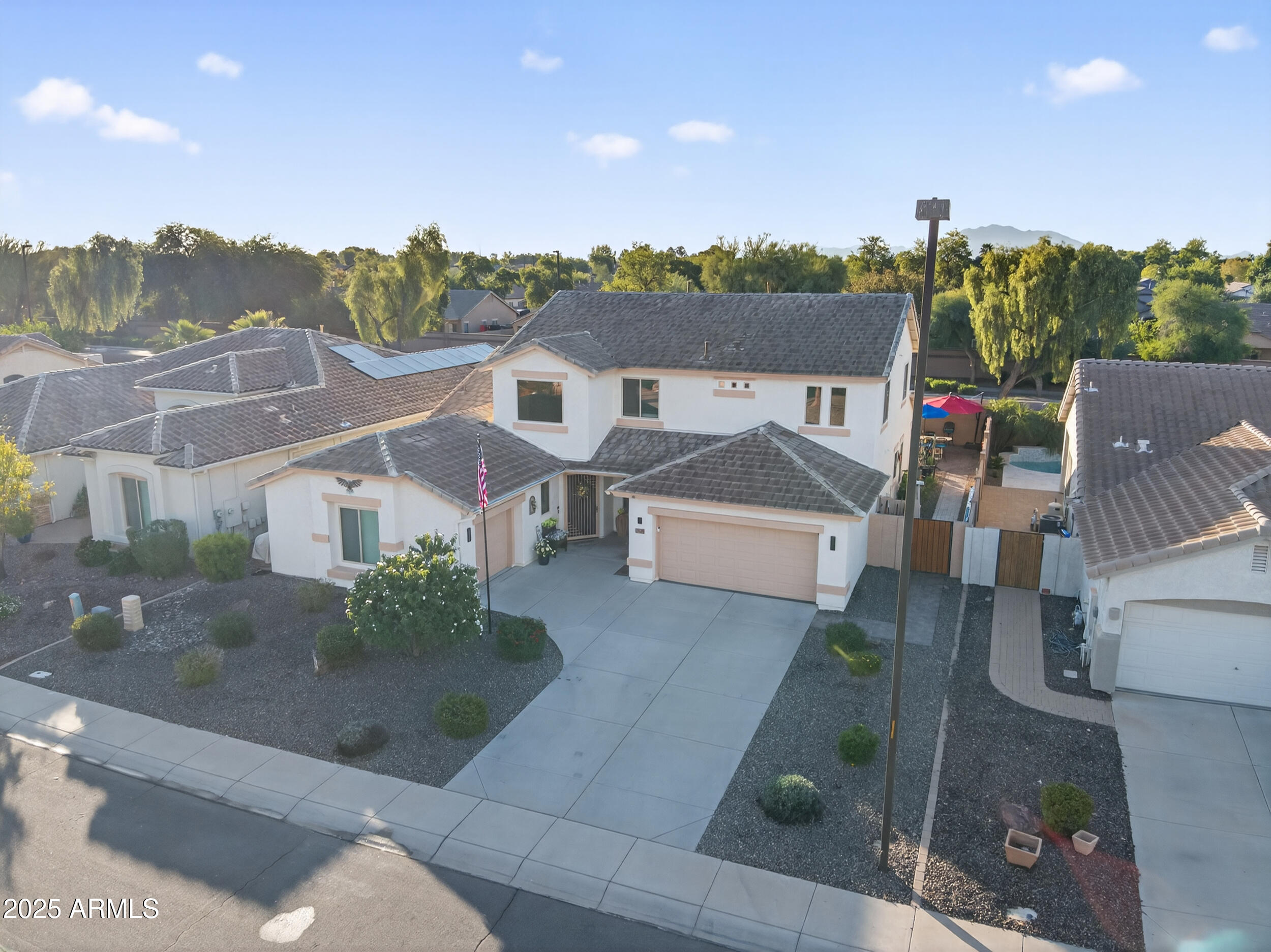 3529 E LOWELL Avenue