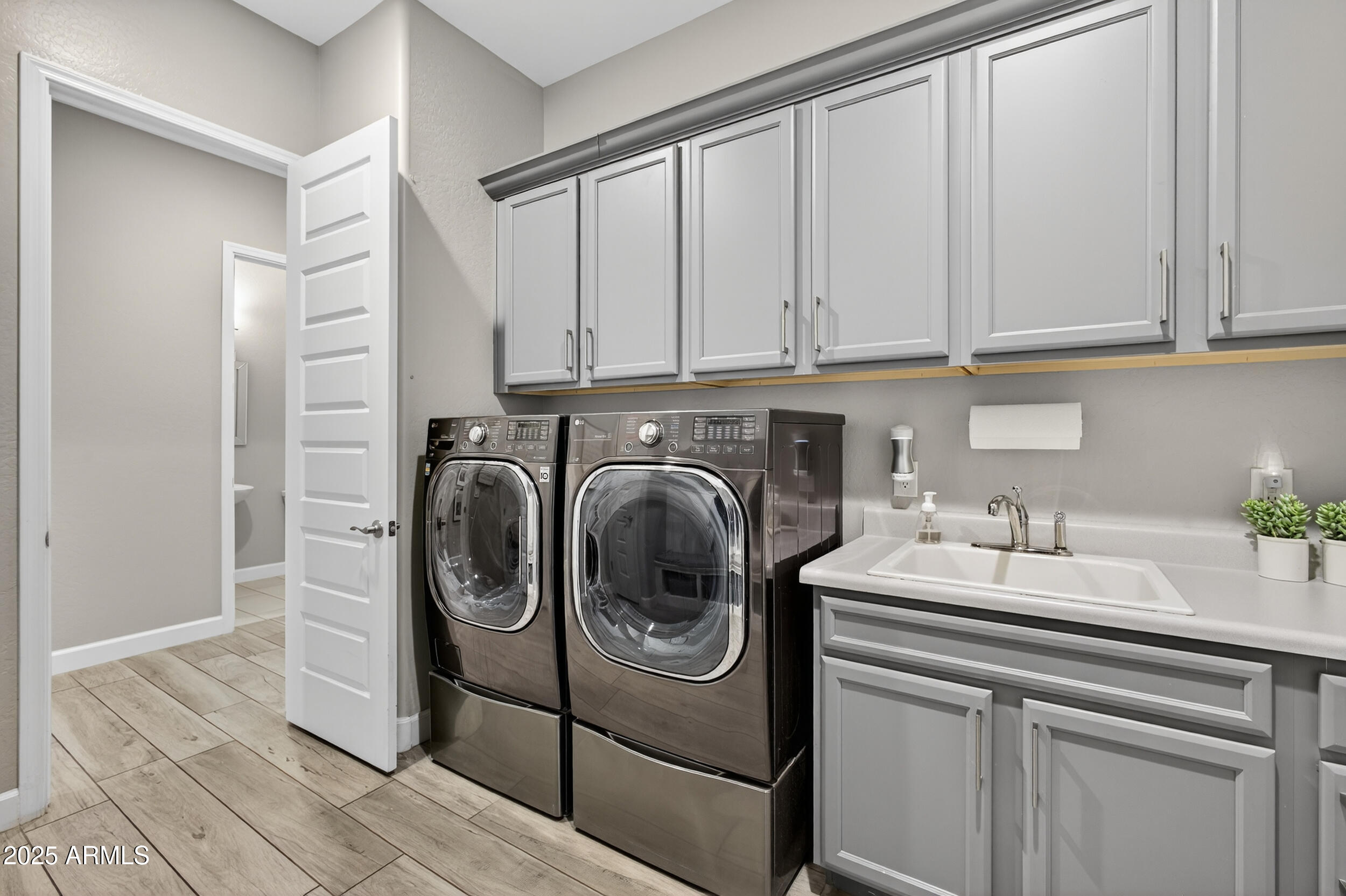 3157 E LA COSTA Court