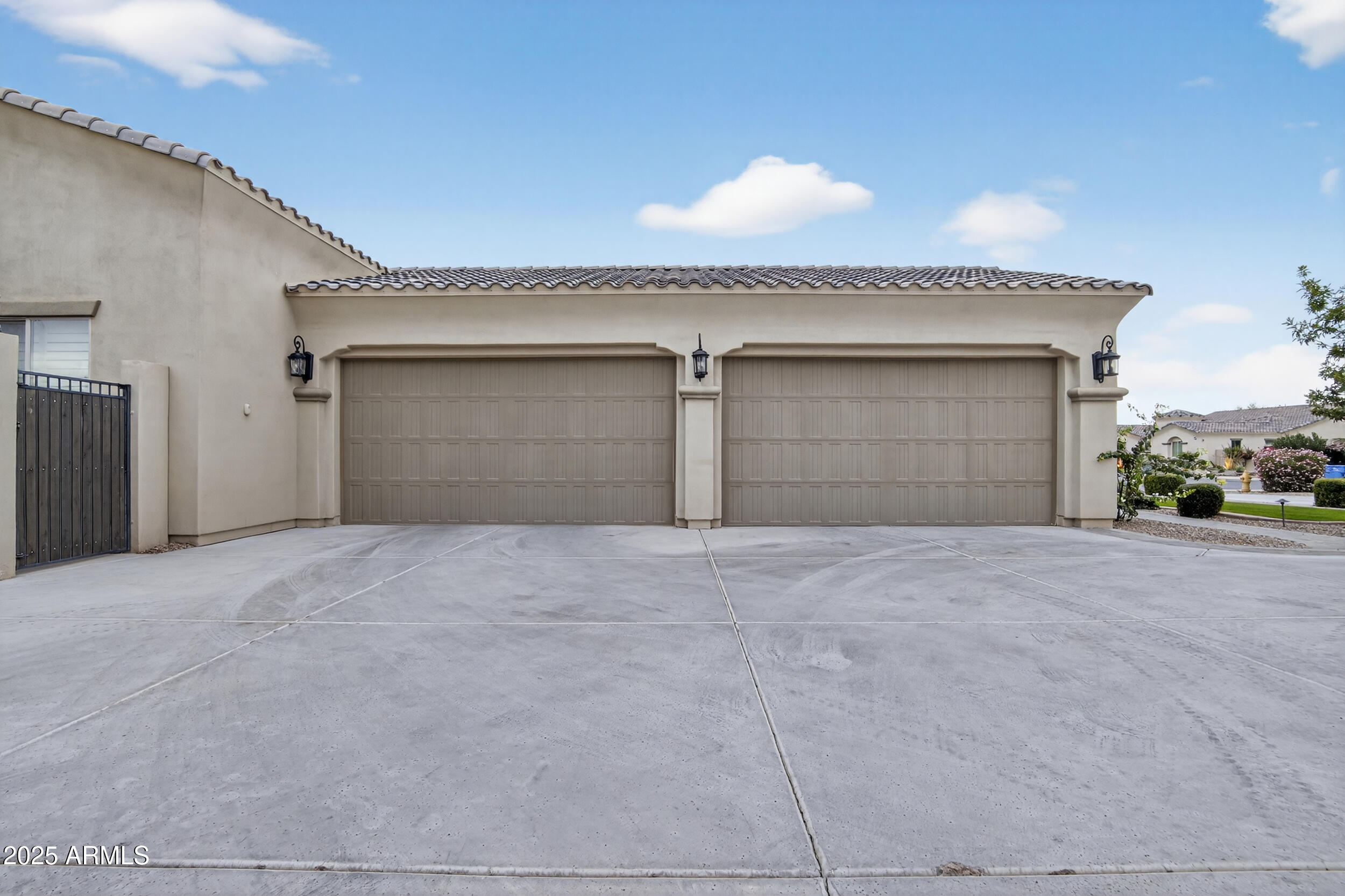 3157 E LA COSTA Court