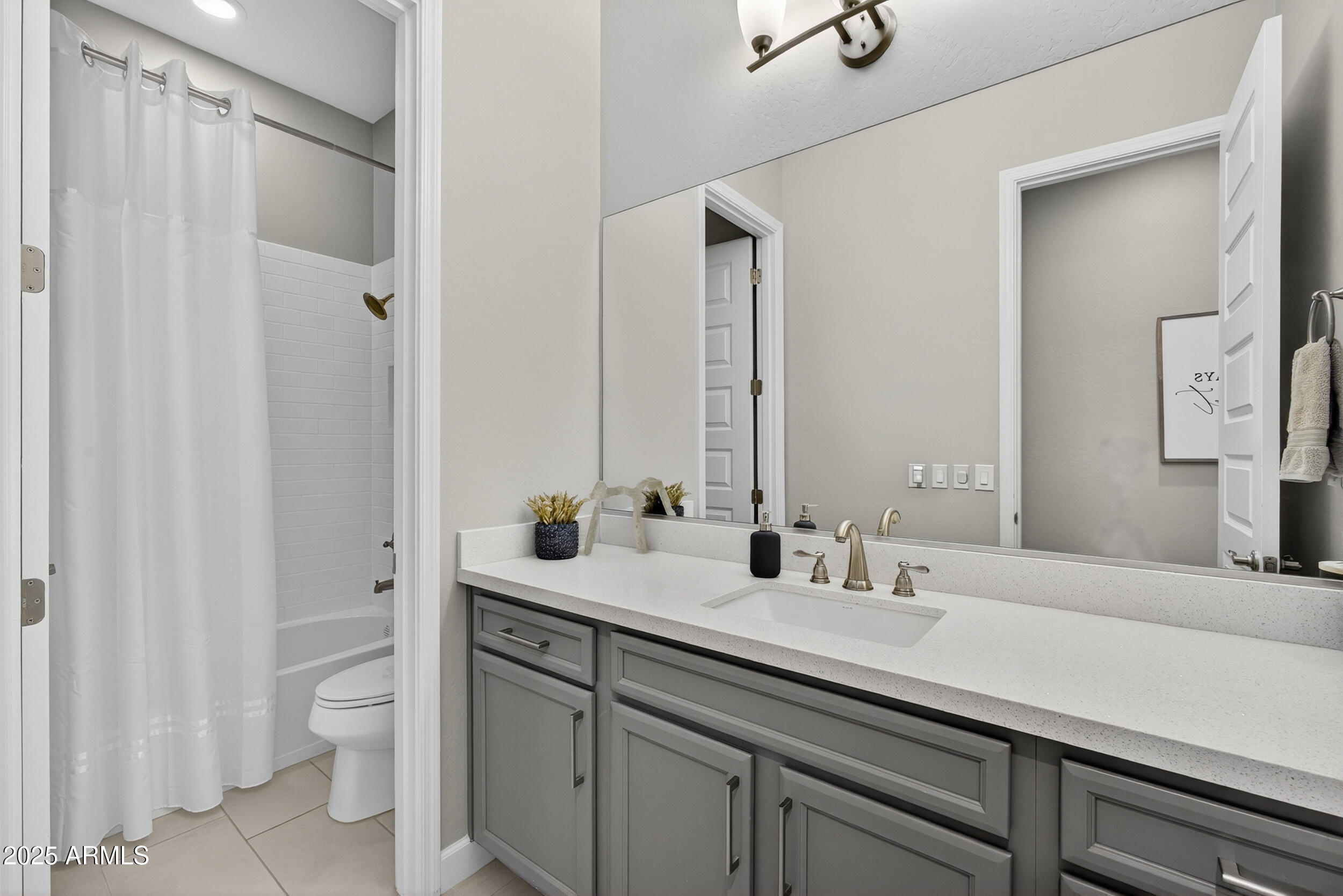 3157 E LA COSTA Court