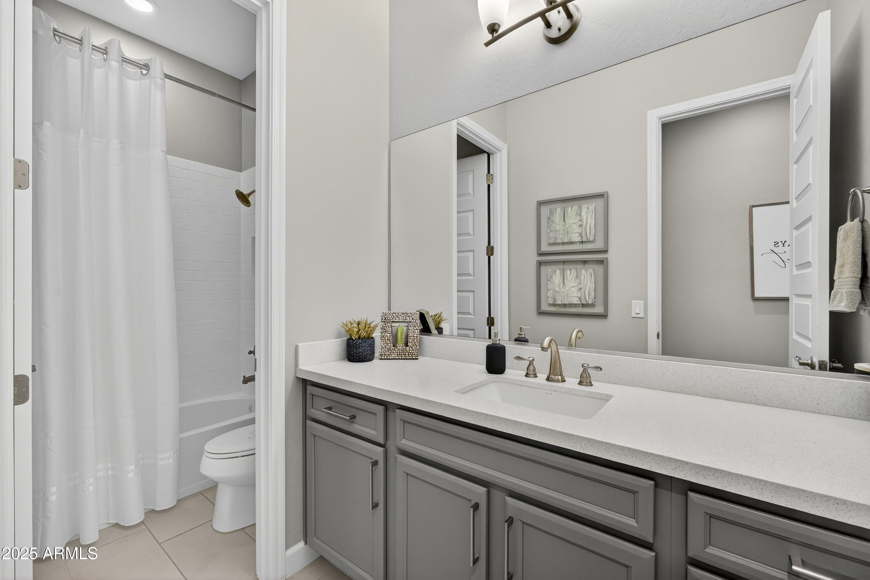 3157 E LA COSTA Court