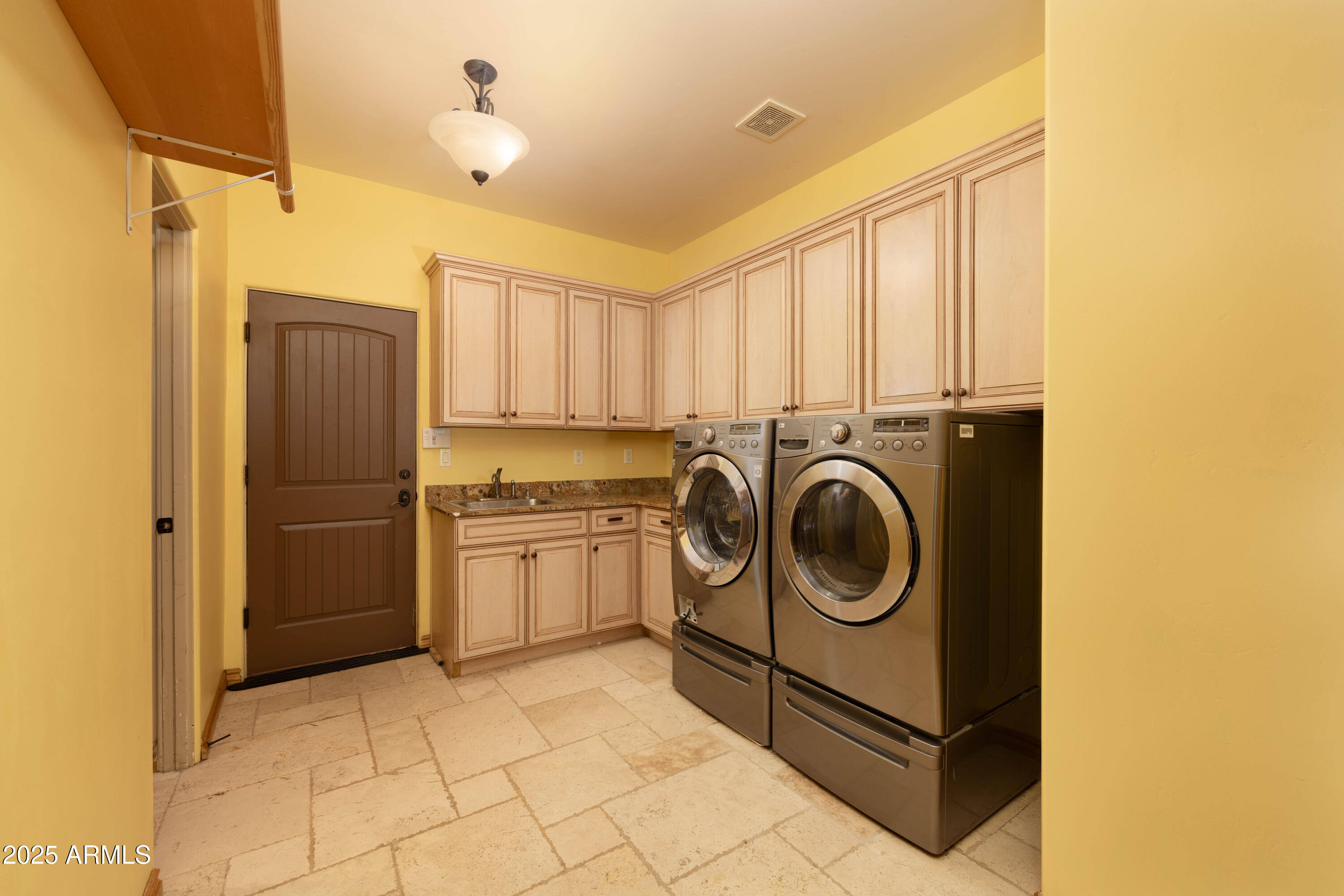 6646 E LONE MOUNTAIN Road