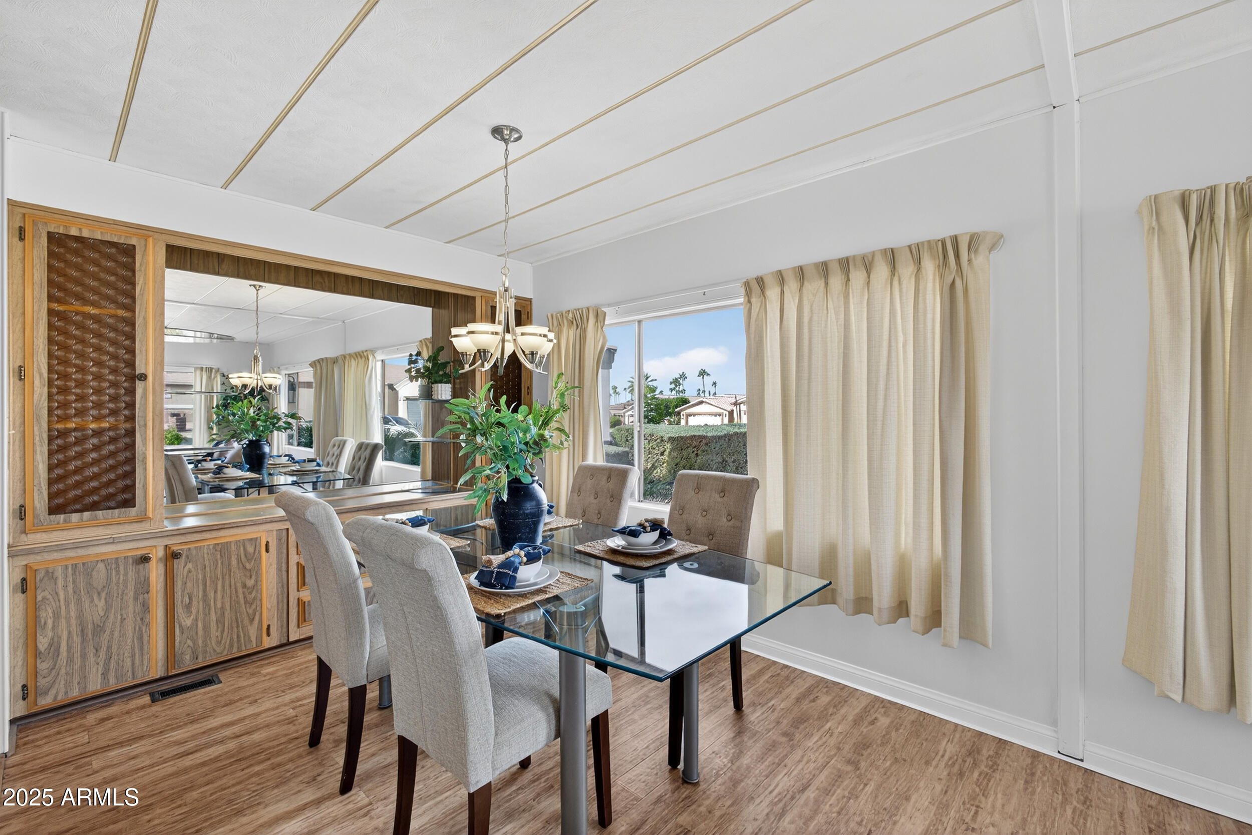 5807 E LEONORA Street