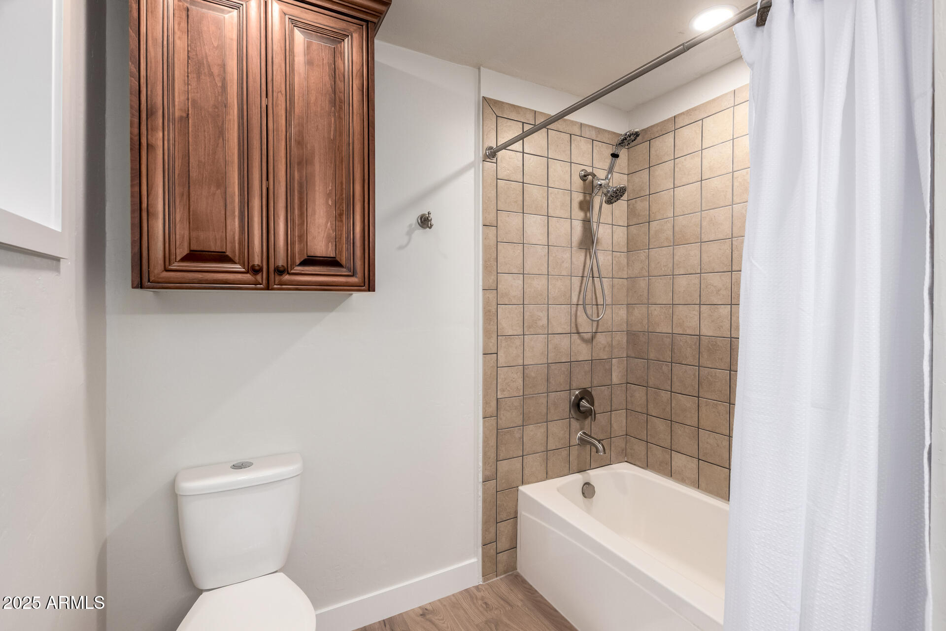 2129 E JENSEN Street