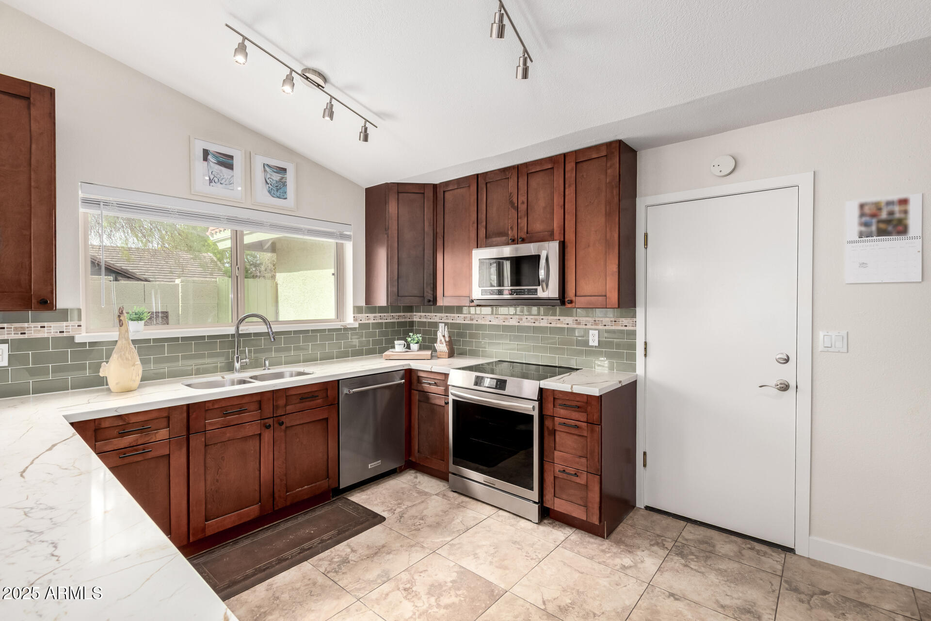 2129 E JENSEN Street