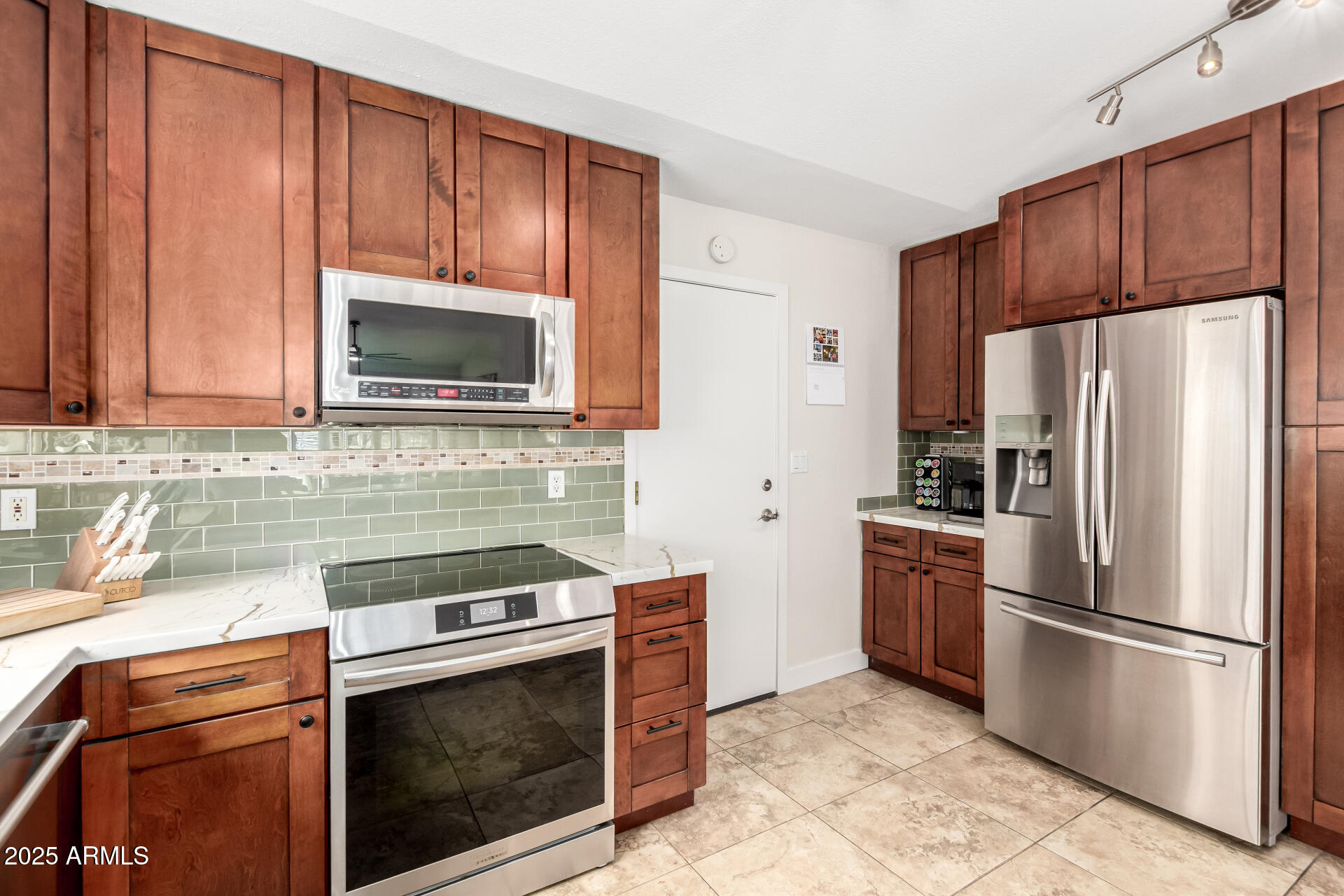 2129 E JENSEN Street