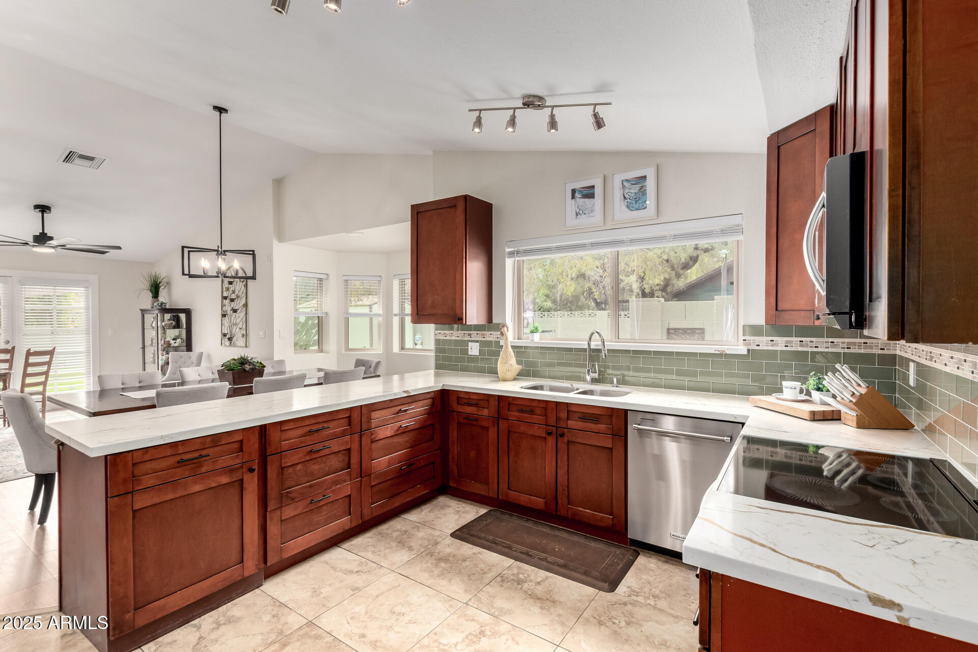 2129 E JENSEN Street