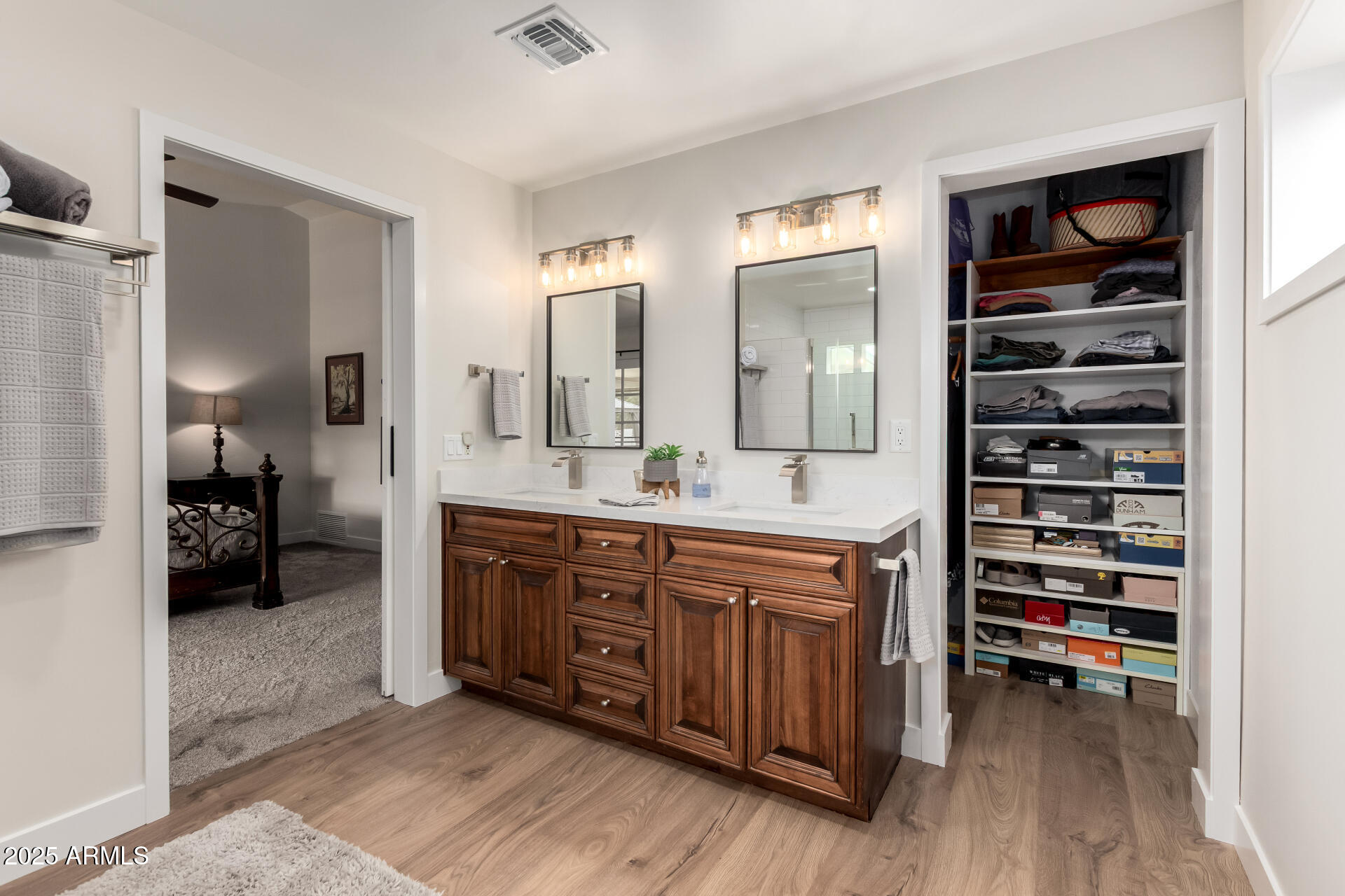 2129 E JENSEN Street