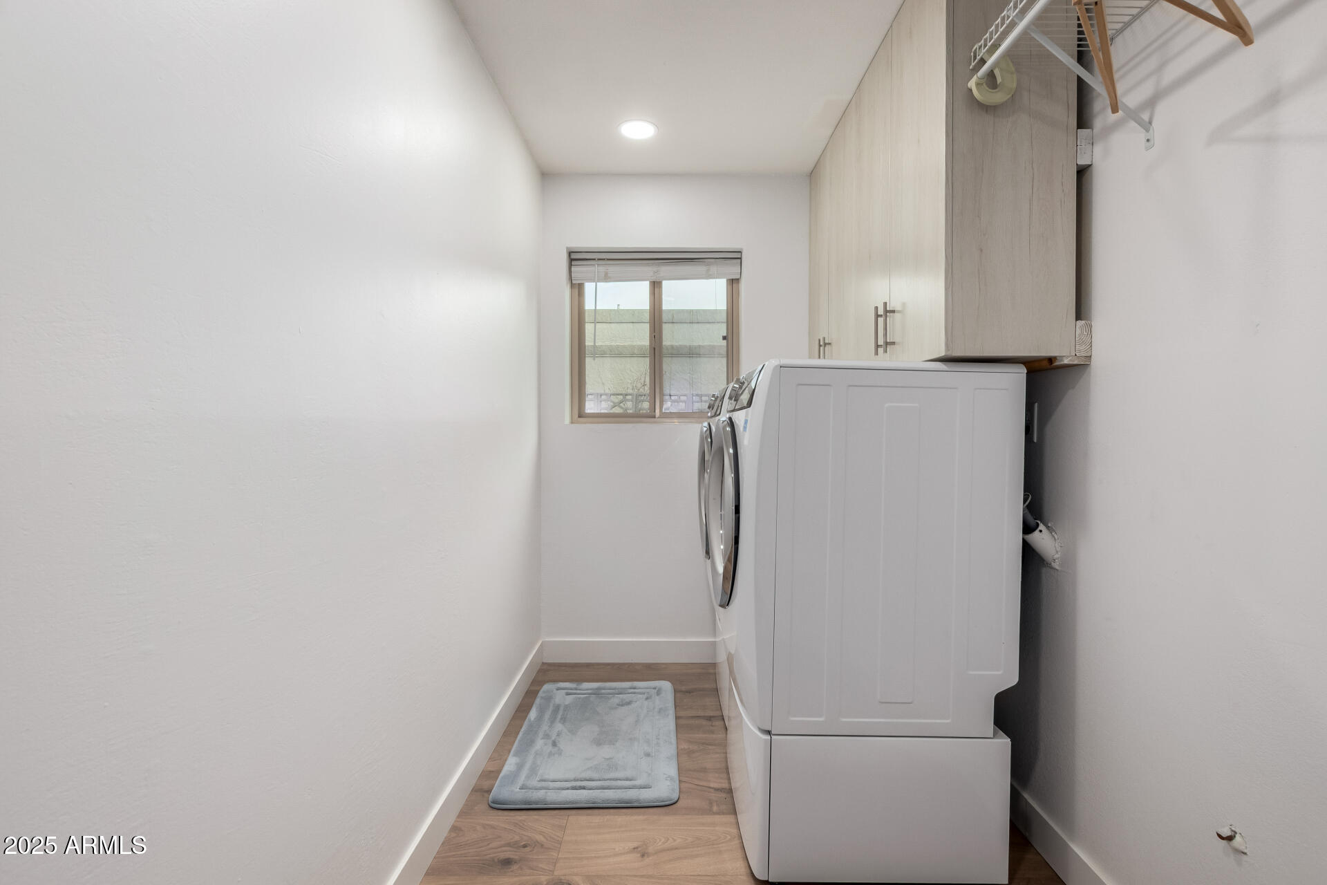 2129 E JENSEN Street