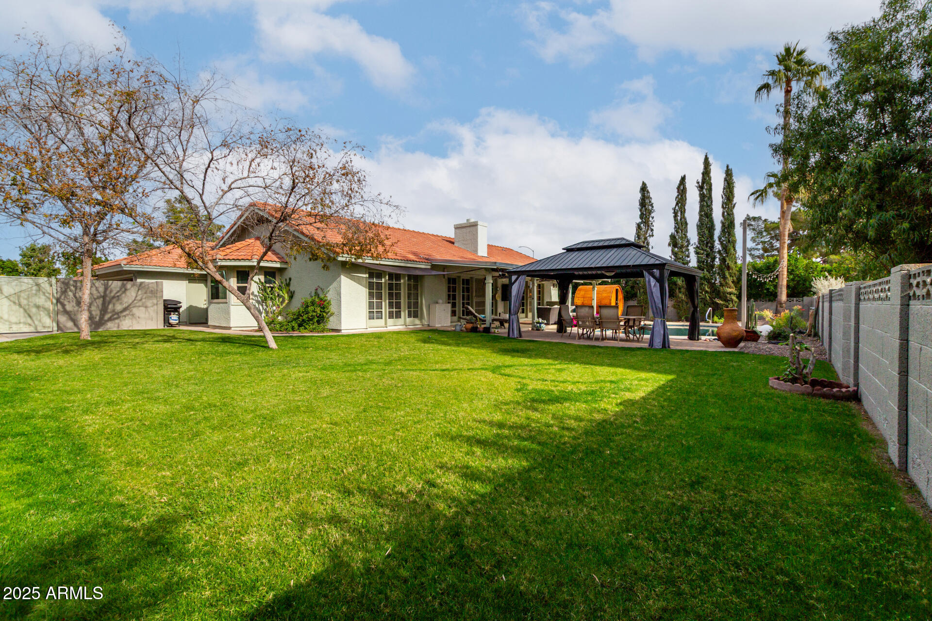 2129 E JENSEN Street