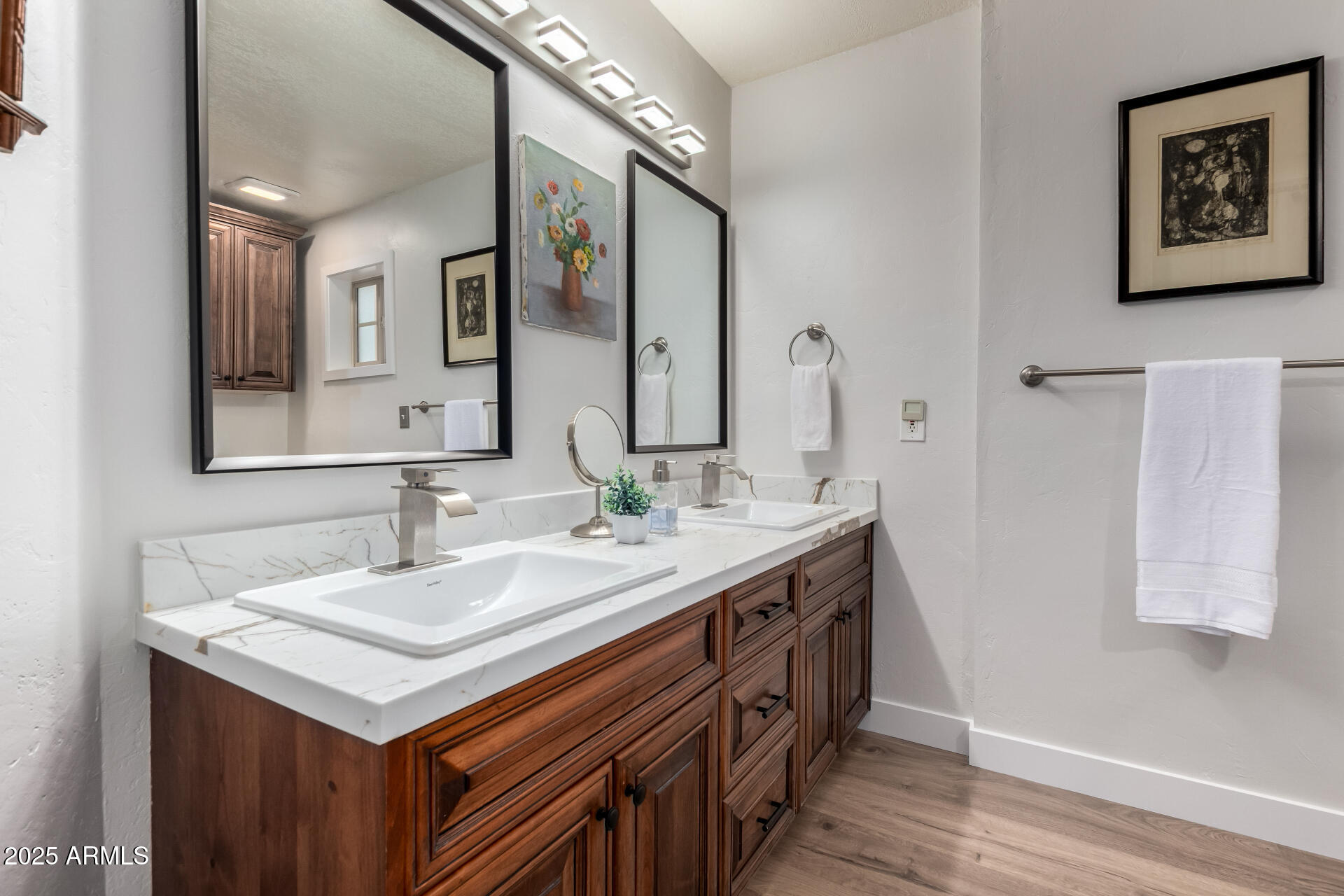 2129 E JENSEN Street