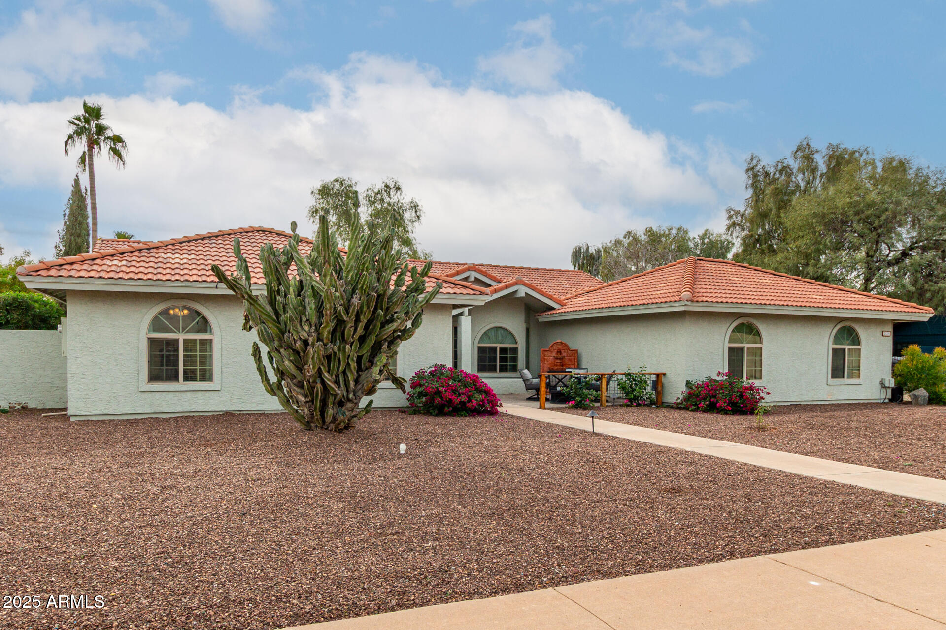 2129 E JENSEN Street