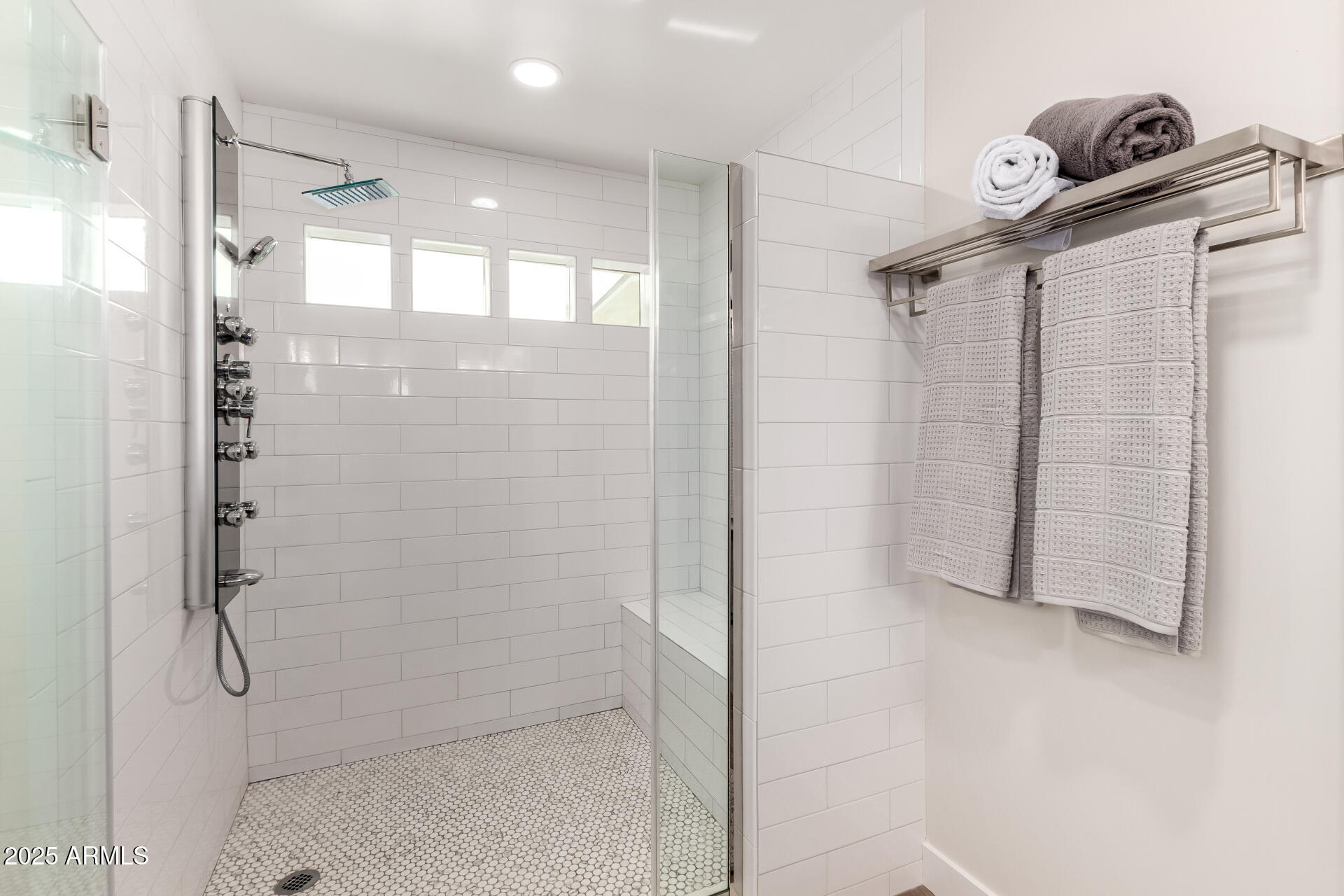 2129 E JENSEN Street