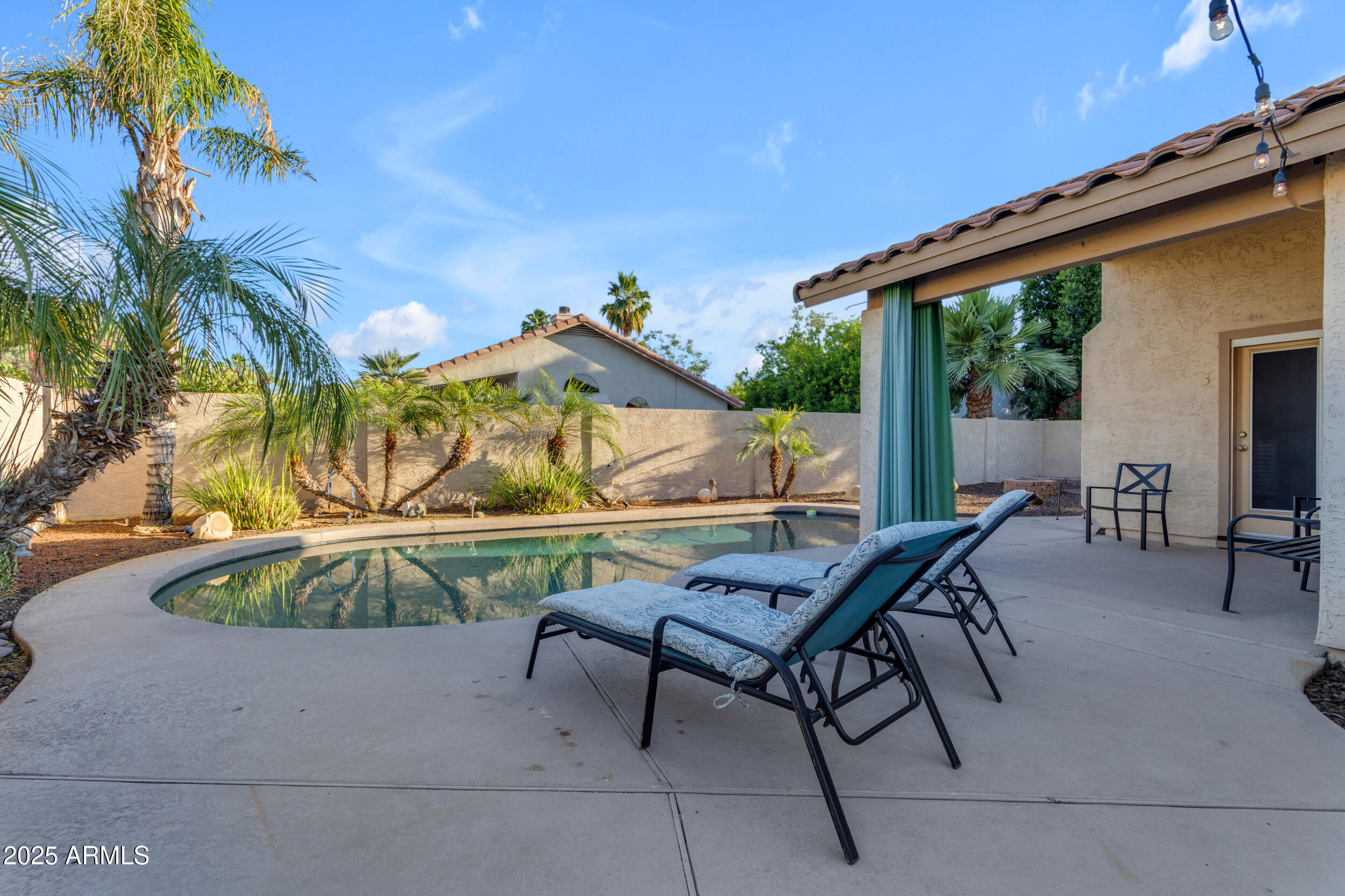 1823 W REMINGTON Drive