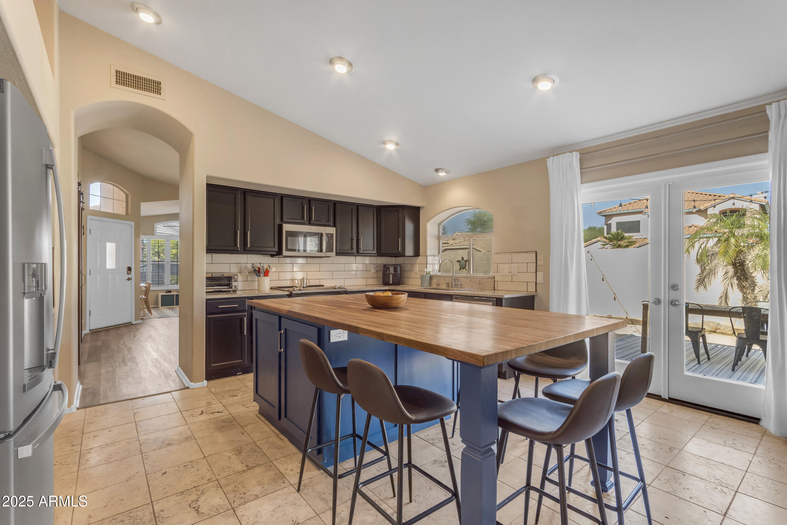 1823 W REMINGTON Drive