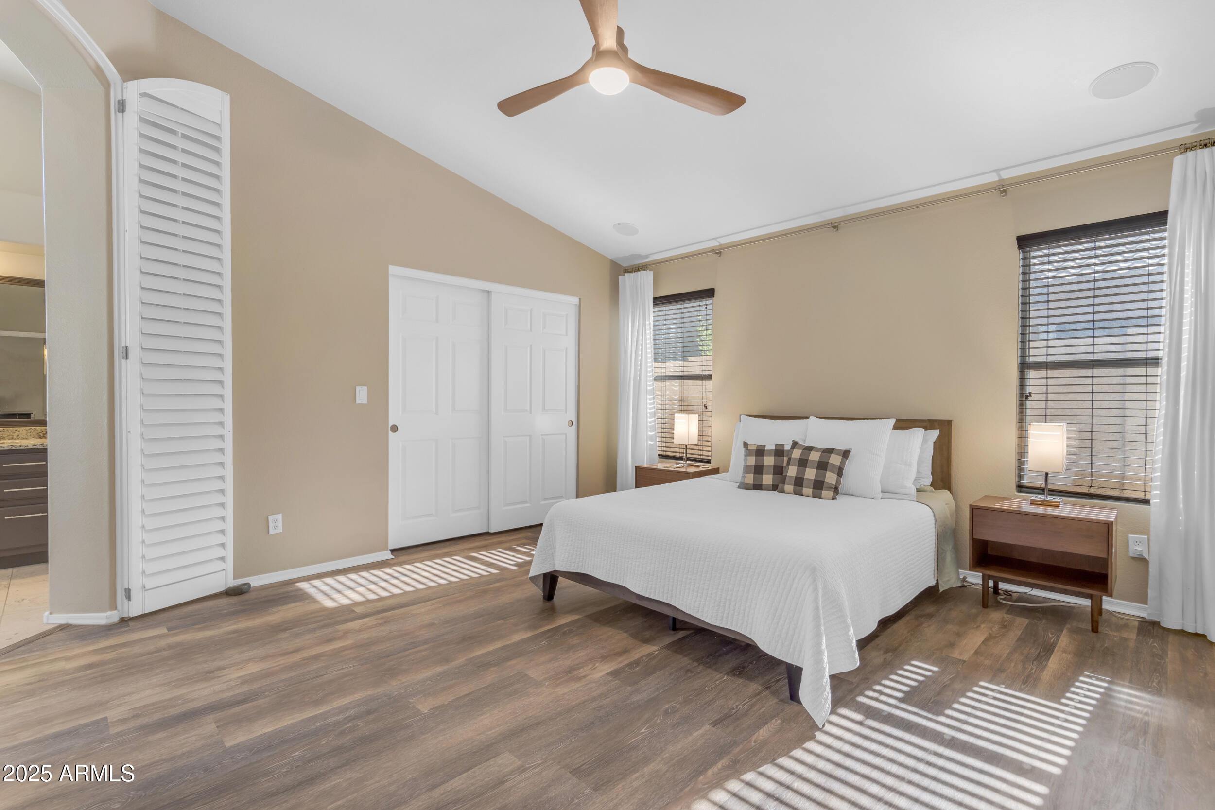 1823 W REMINGTON Drive