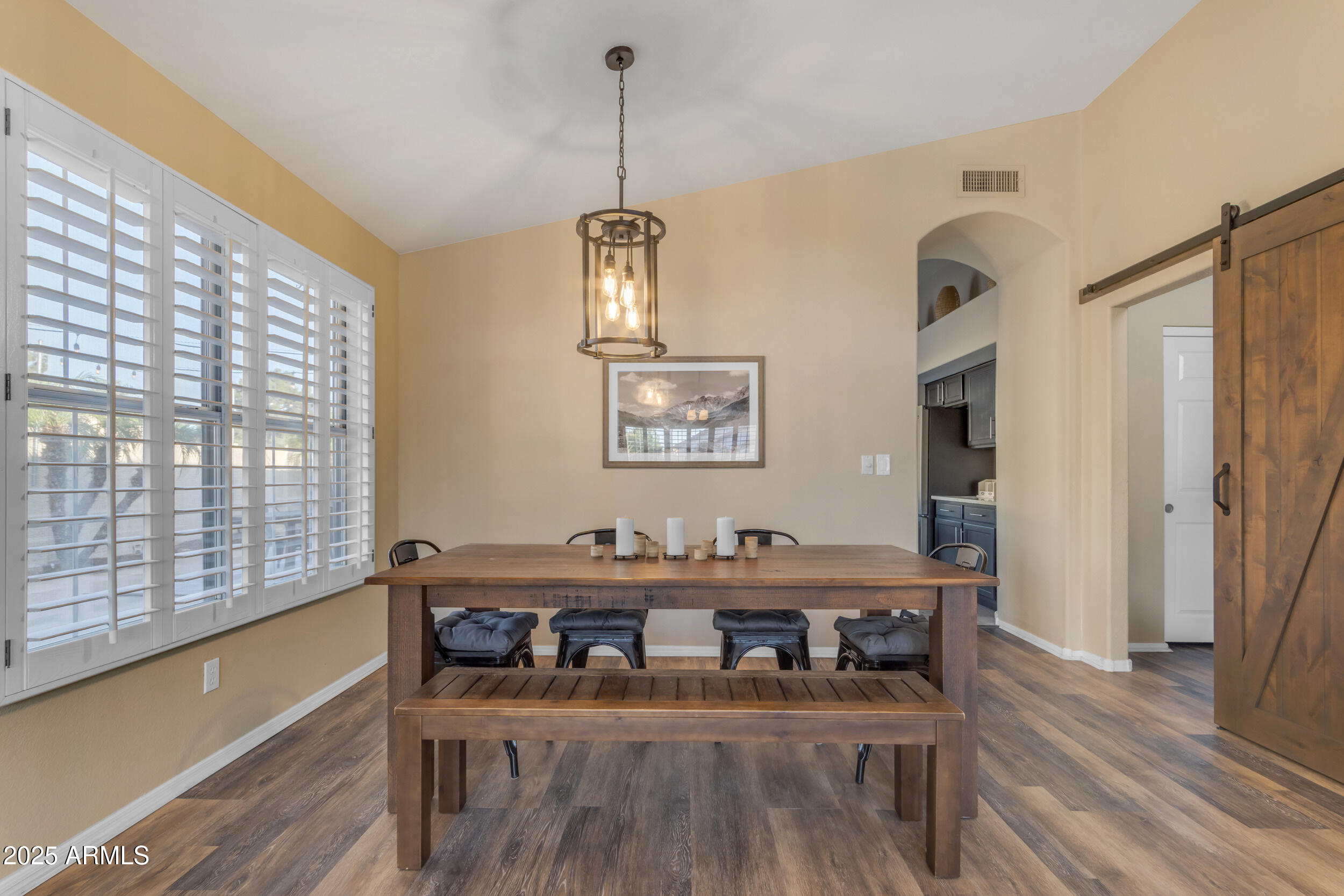 1823 W REMINGTON Drive