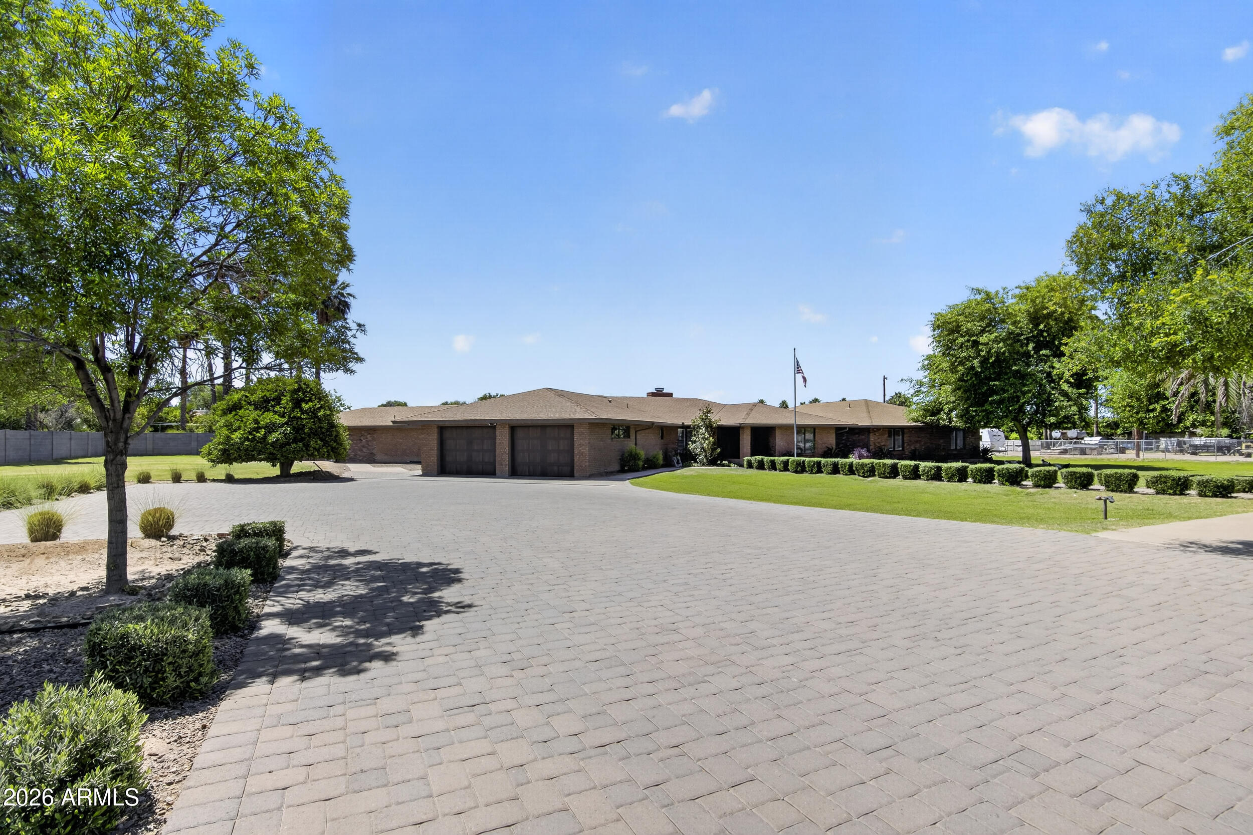 4041 E HERMOSA VISTA Drive