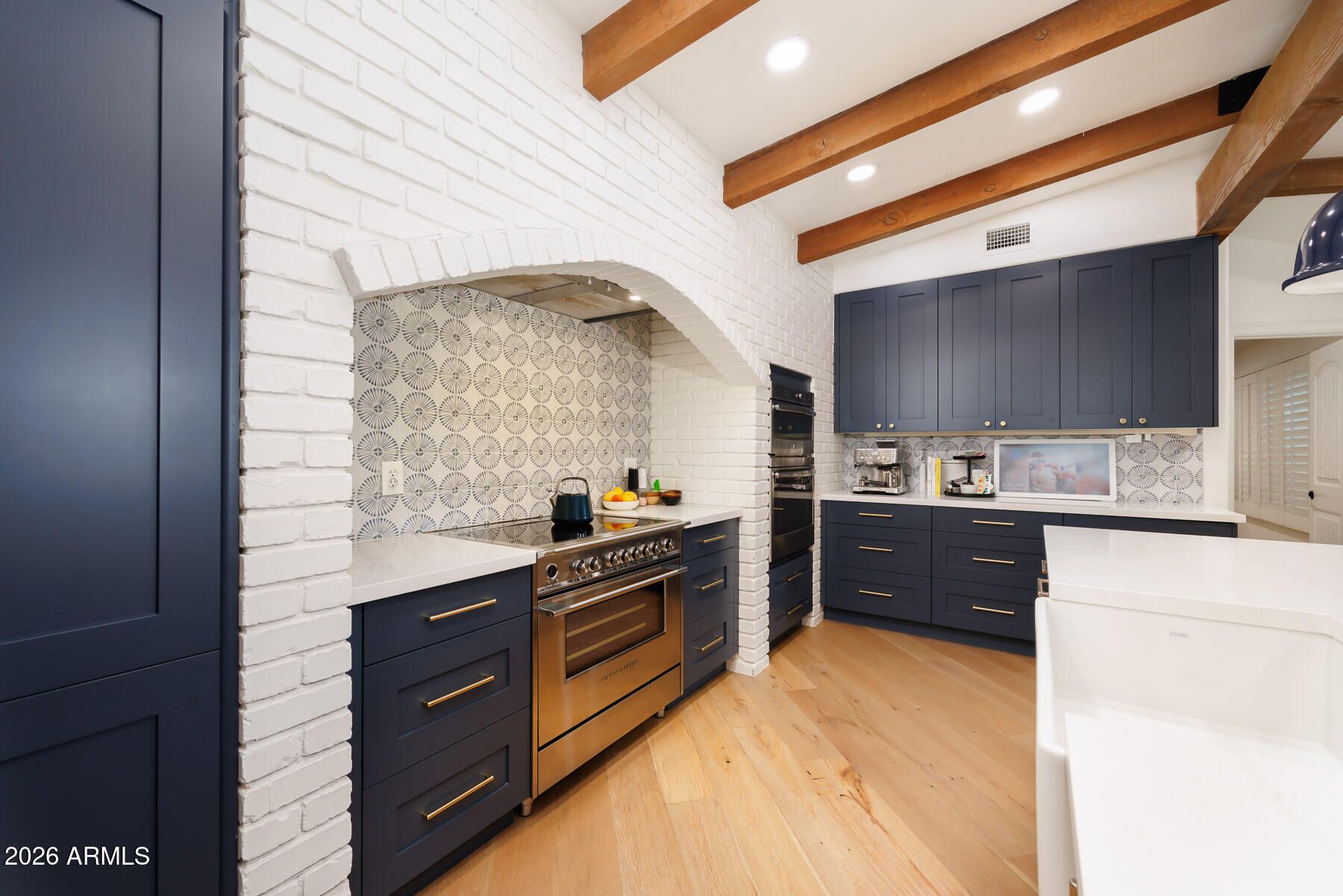 4041 E HERMOSA VISTA Drive