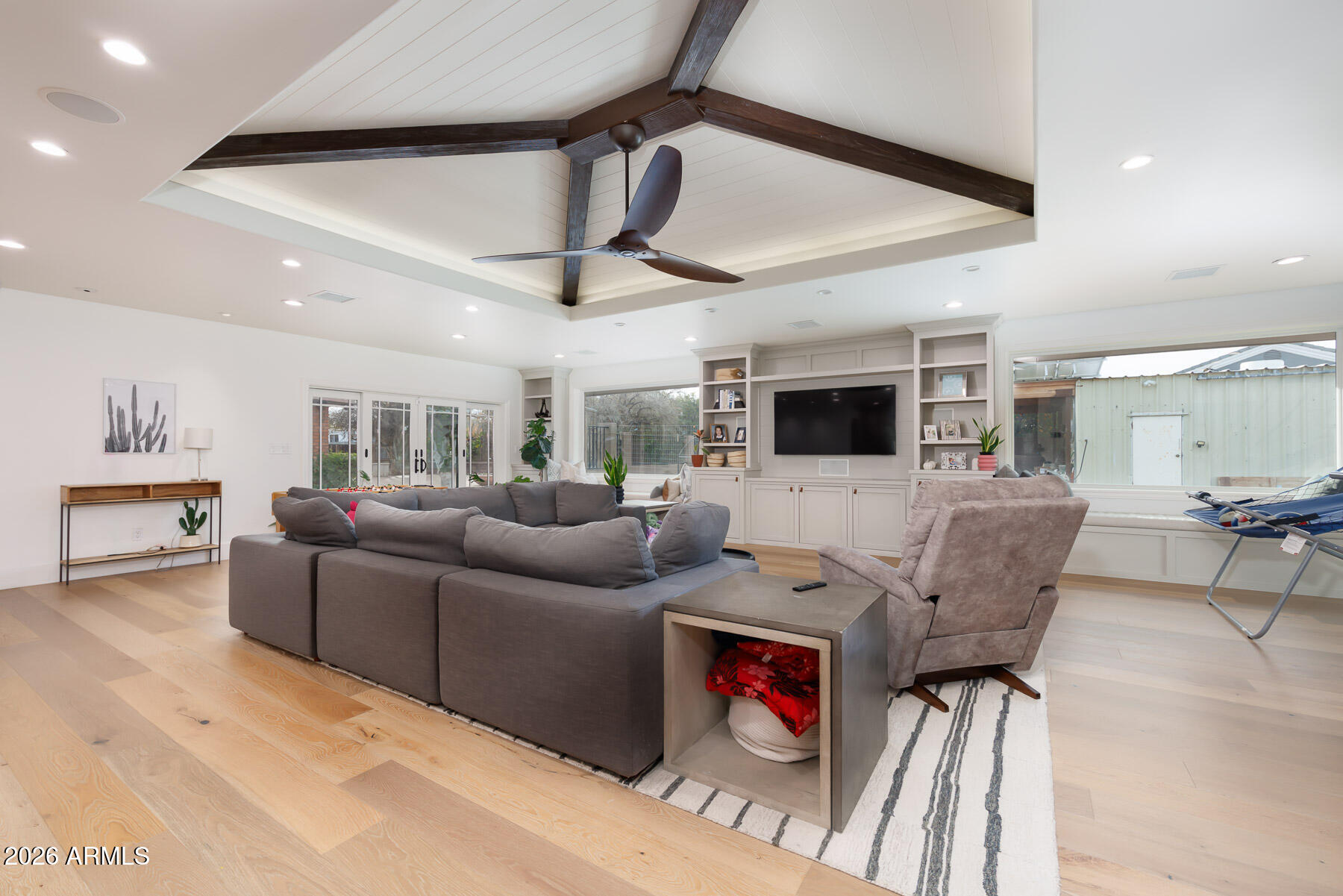 4041 E HERMOSA VISTA Drive