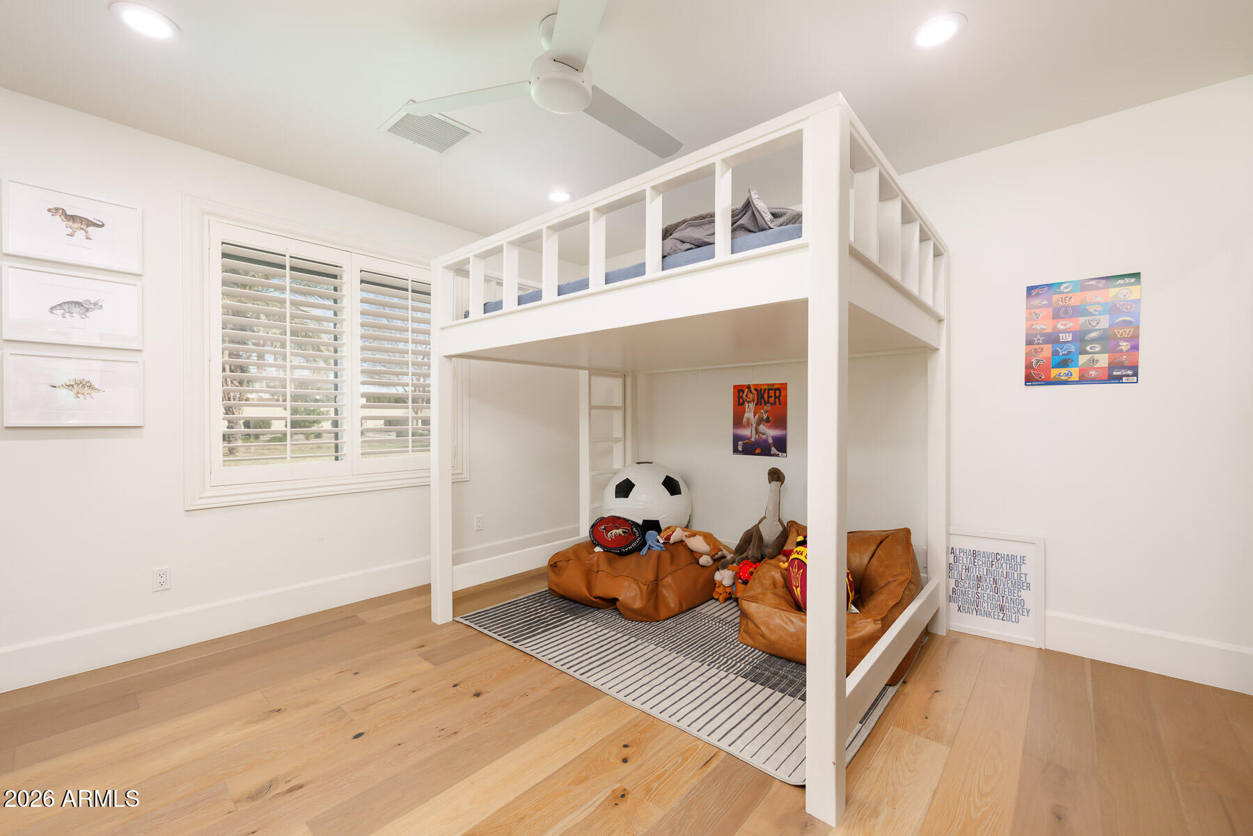 4041 E HERMOSA VISTA Drive