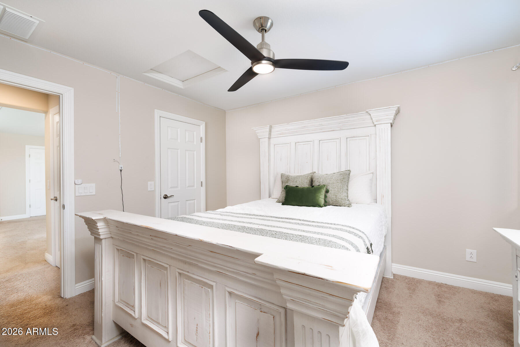 6352 W PLEASANT OAK Court