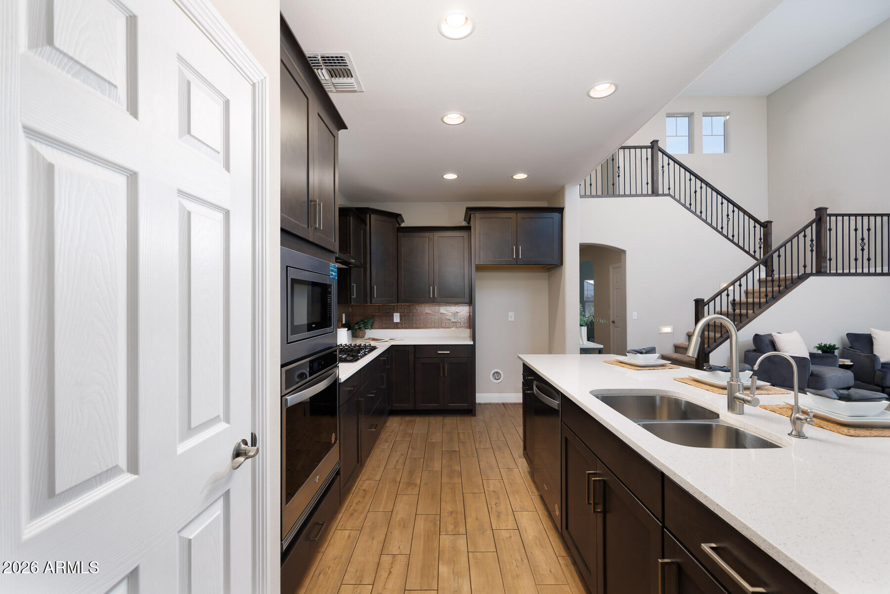 6352 W PLEASANT OAK Court