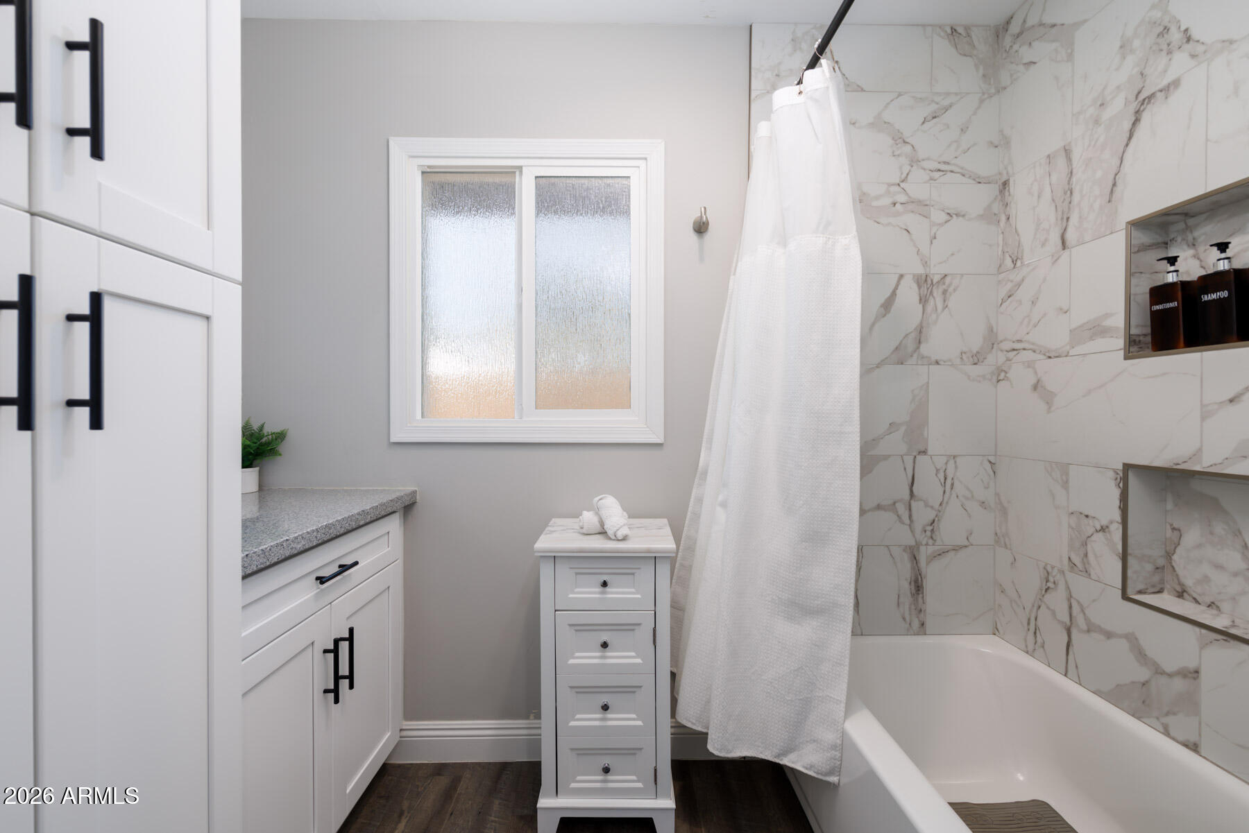 8714 E MACKENZIE Drive