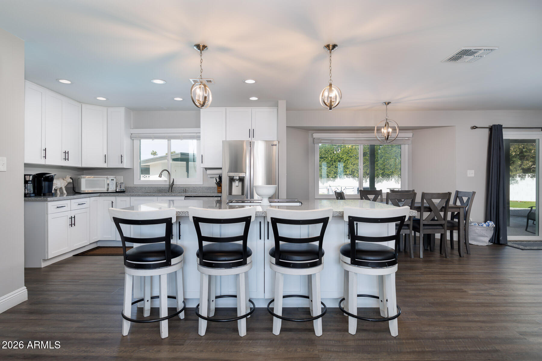 8714 E MACKENZIE Drive