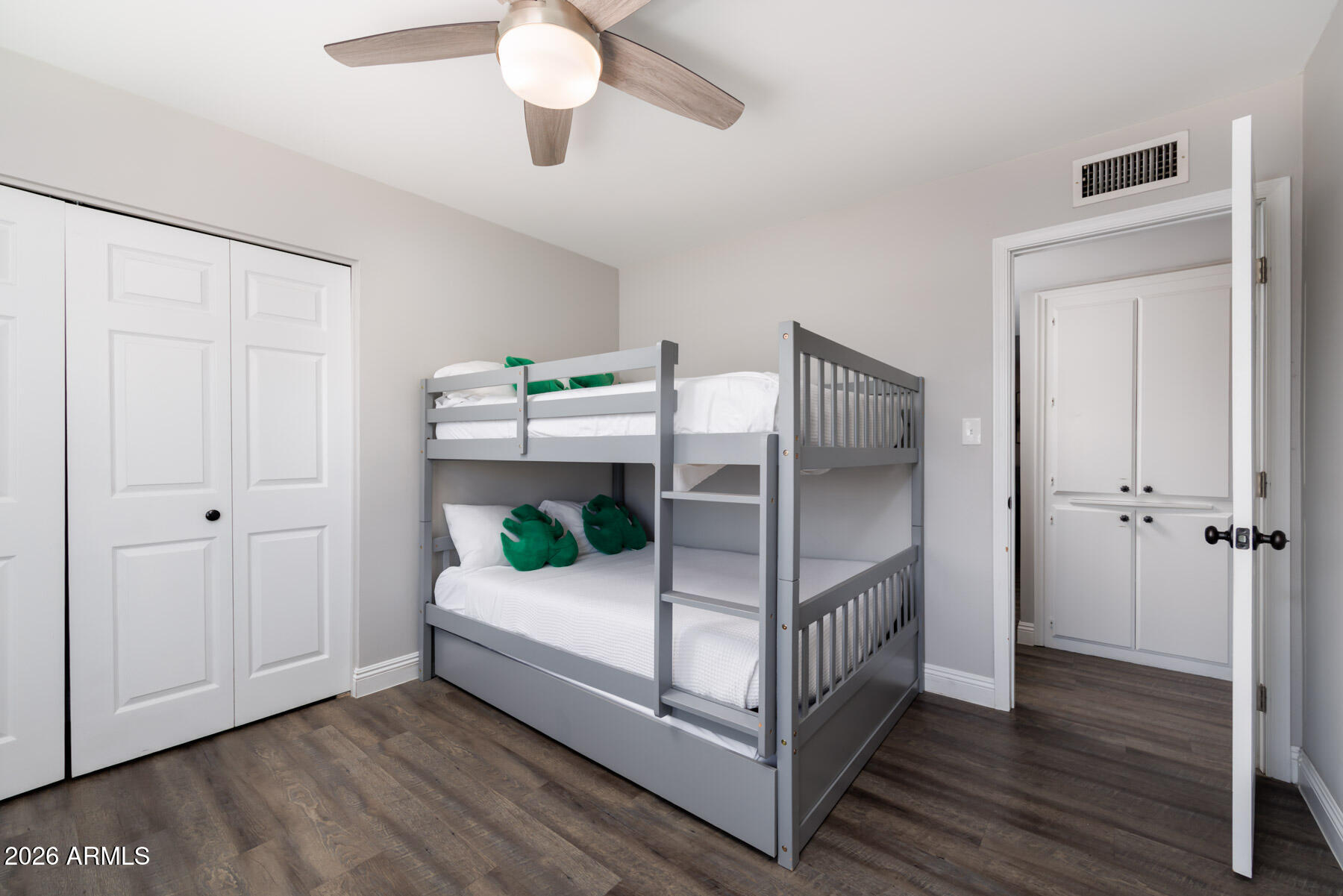 8714 E MACKENZIE Drive