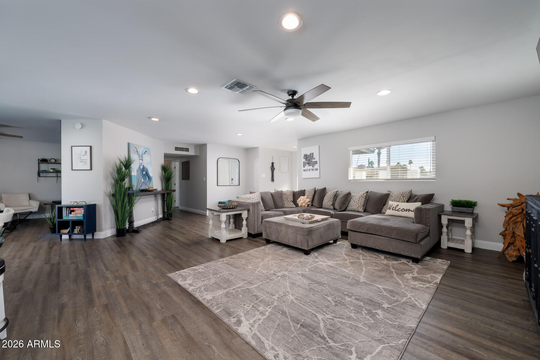 8714 E MACKENZIE Drive