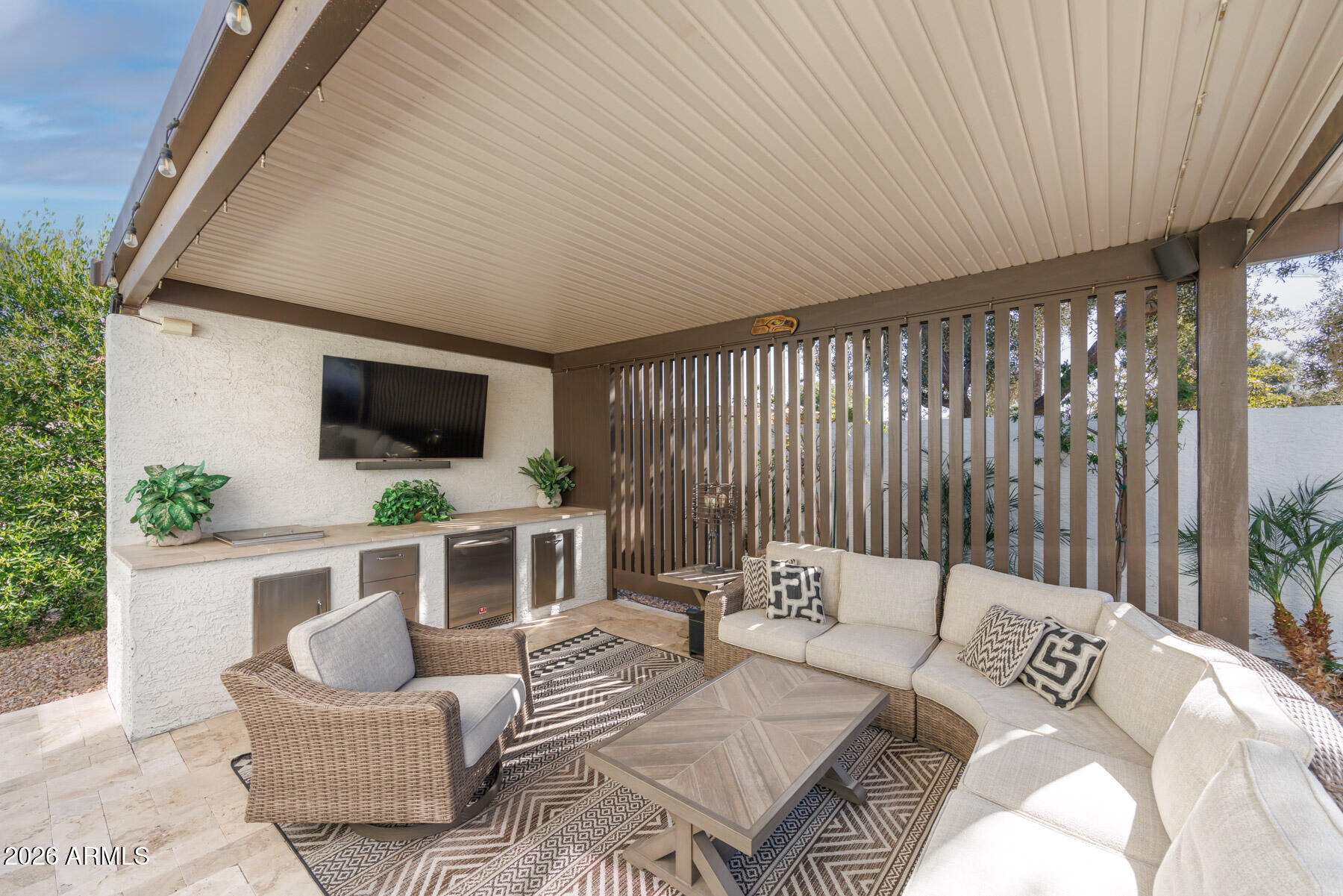 4167 E DUBOIS Avenue