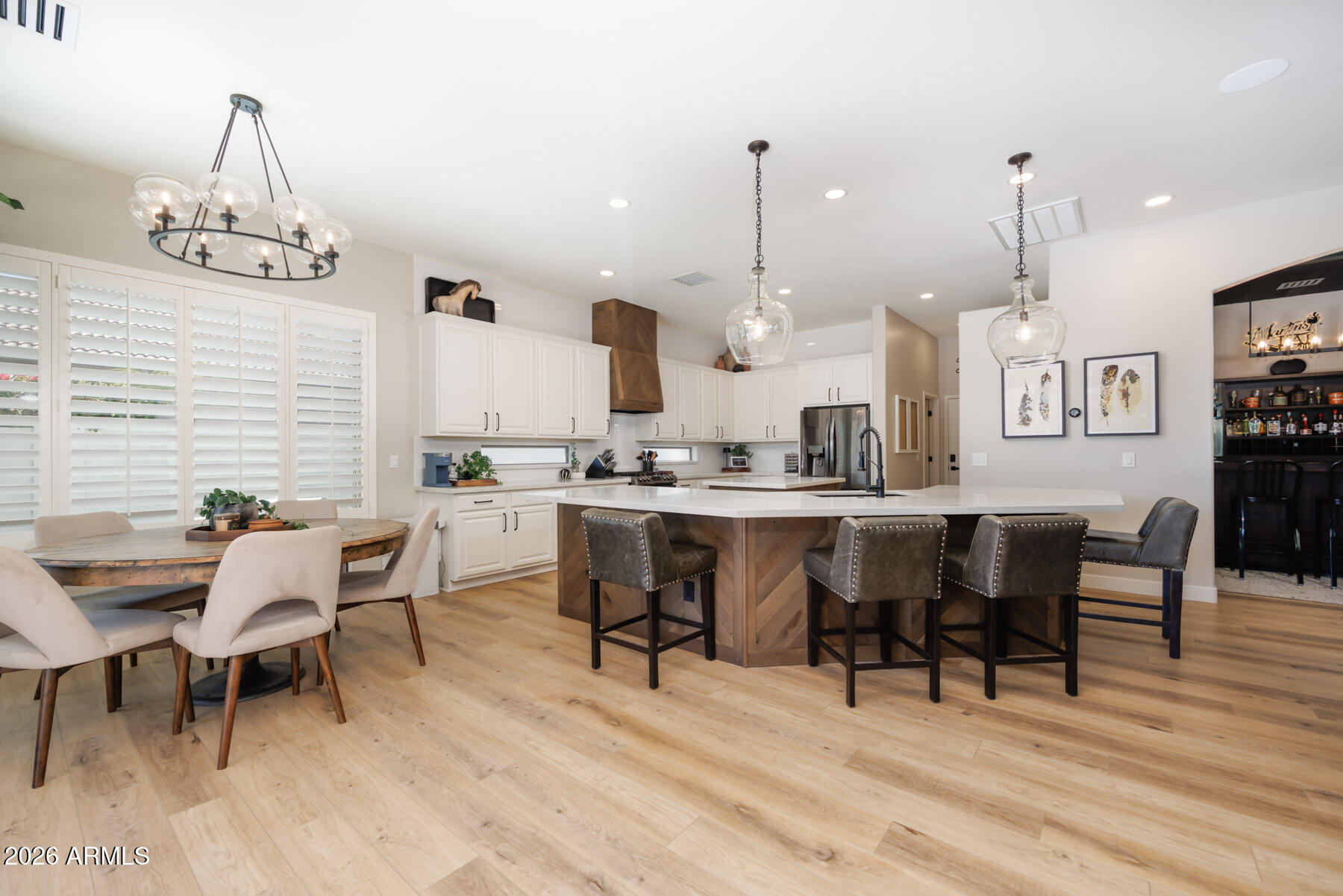 4167 E DUBOIS Avenue