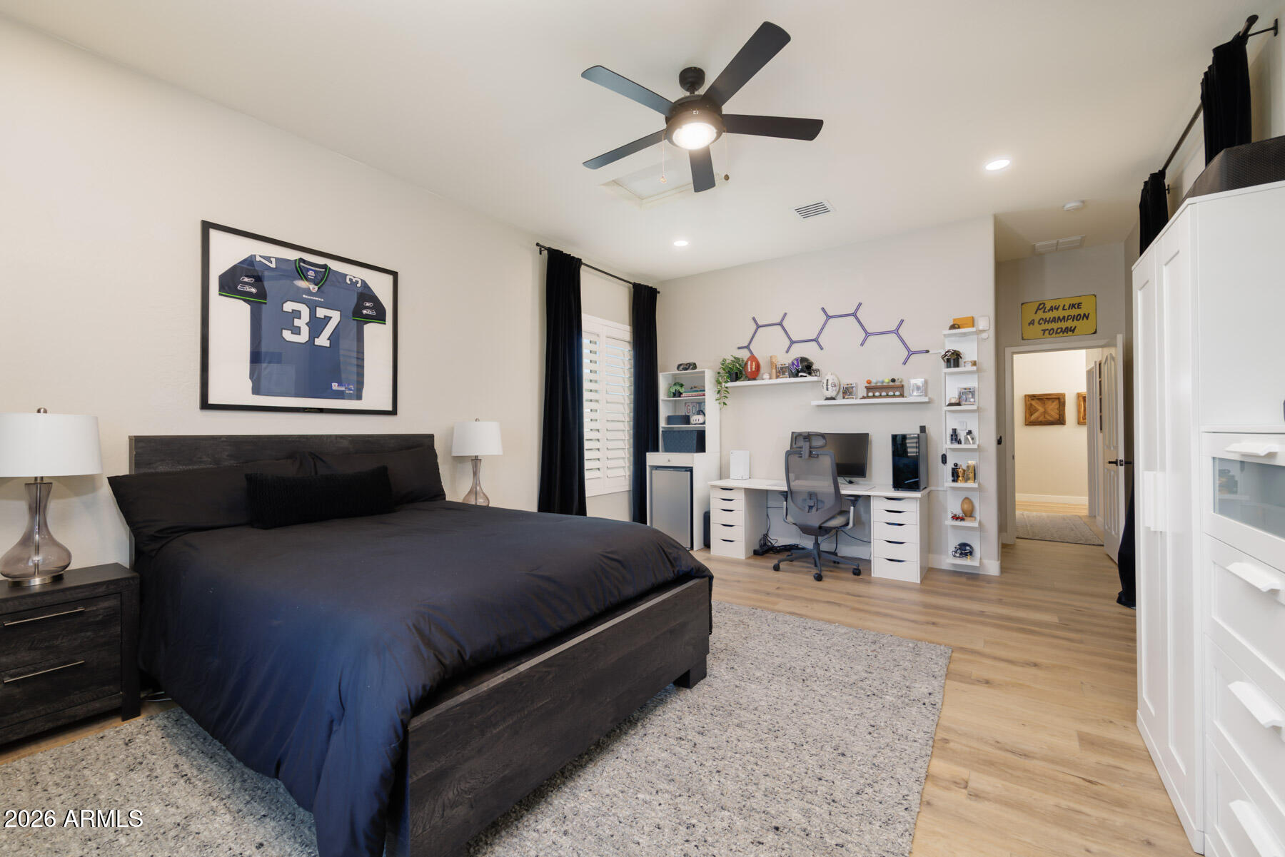 4167 E DUBOIS Avenue