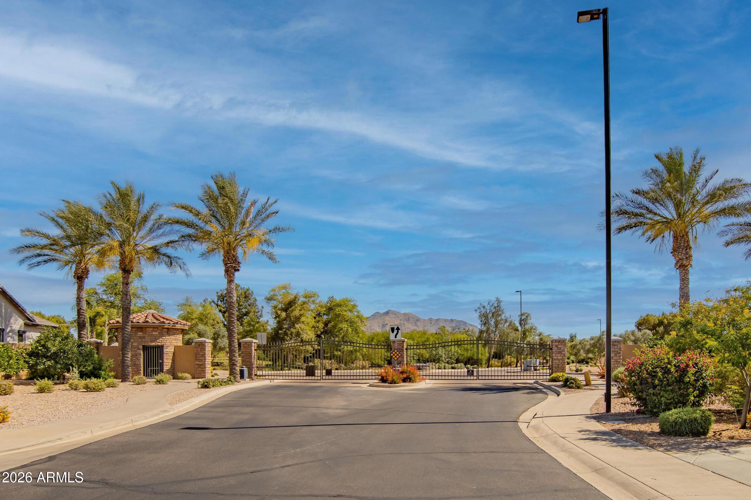 4167 E DUBOIS Avenue