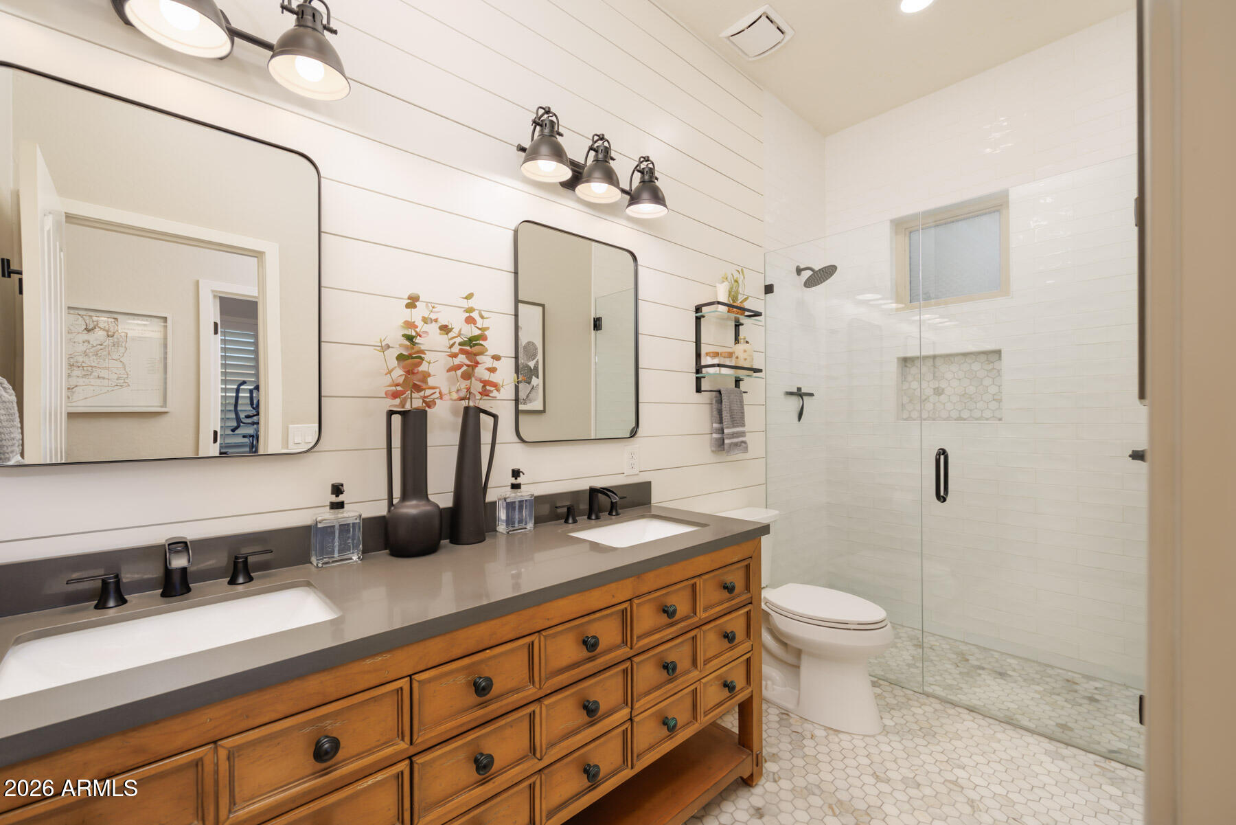 4167 E DUBOIS Avenue