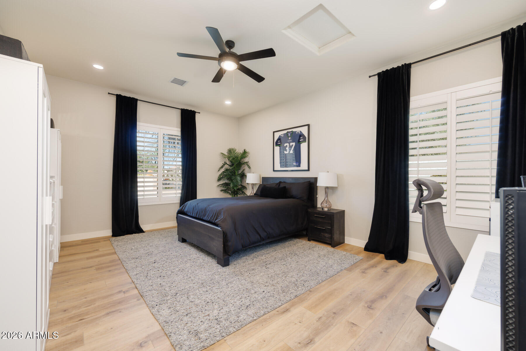 4167 E DUBOIS Avenue