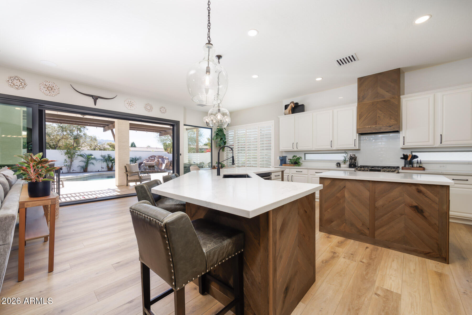 4167 E DUBOIS Avenue