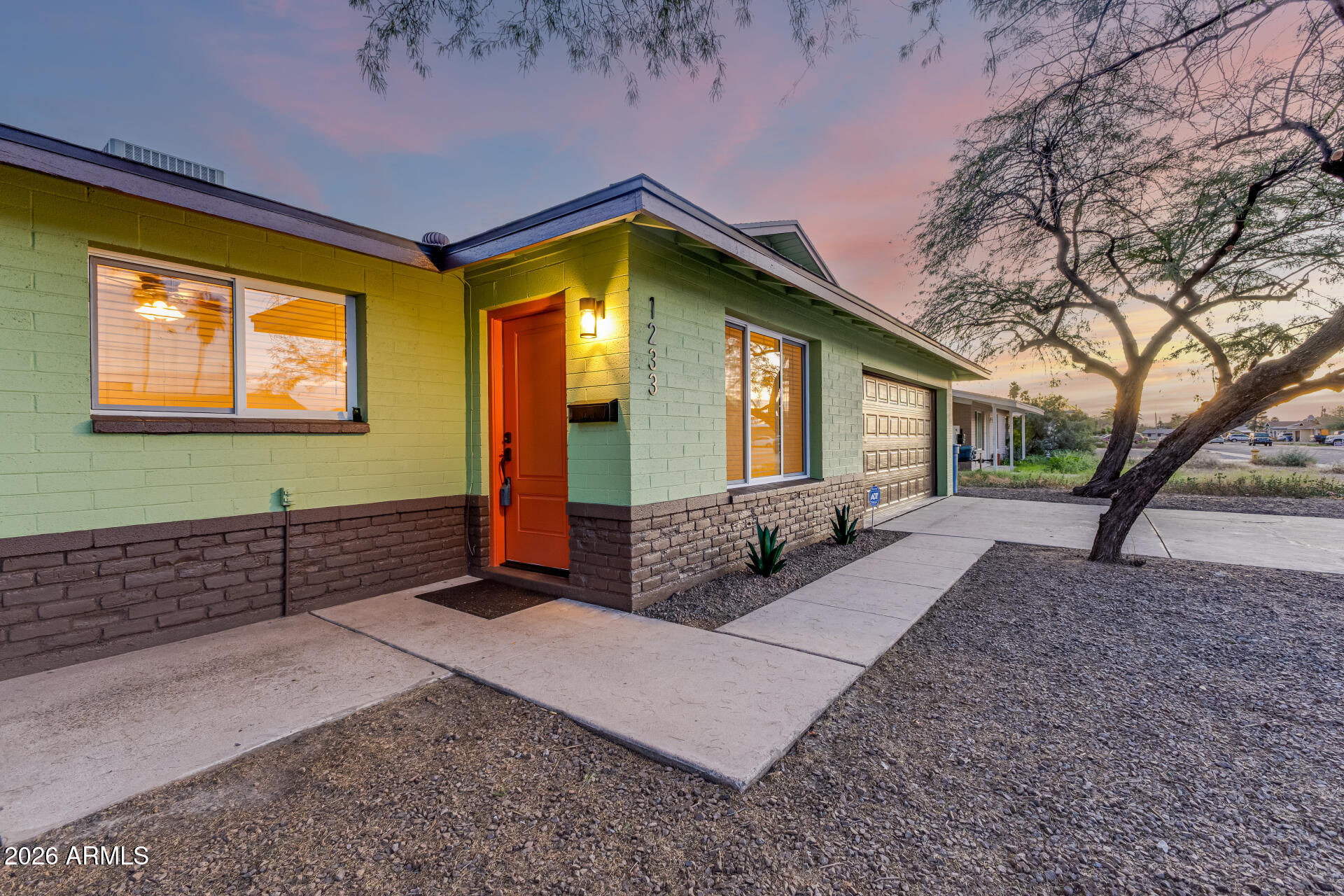 1233 E BROADMOR Drive