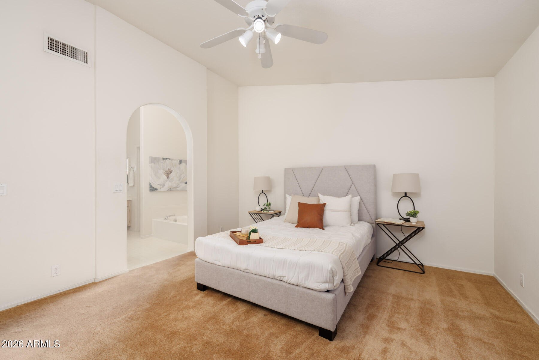 824 S EVERGREEN Street