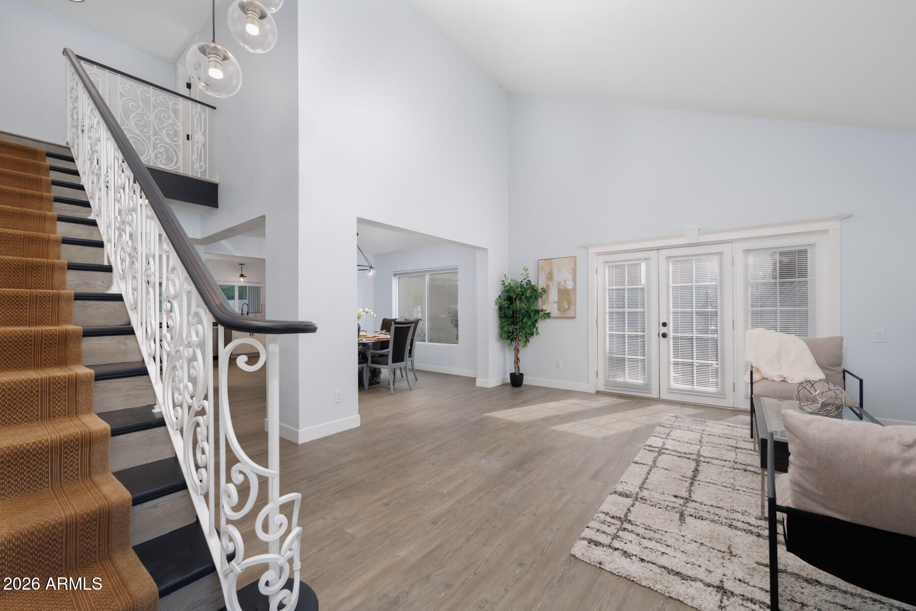 1506 E NORTHSHORE Drive