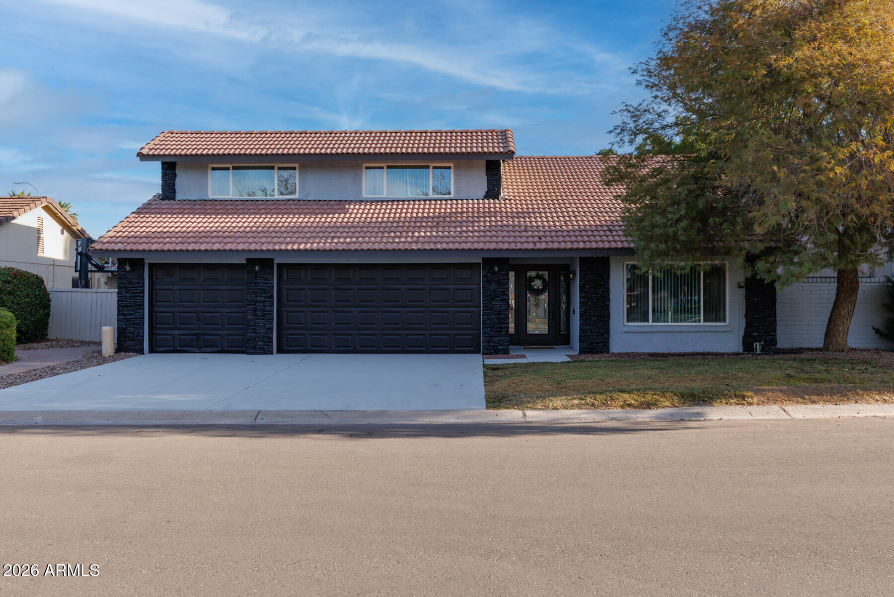 1506 E NORTHSHORE Drive