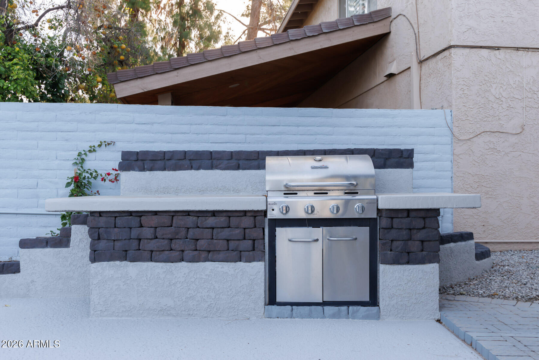 1506 E NORTHSHORE Drive