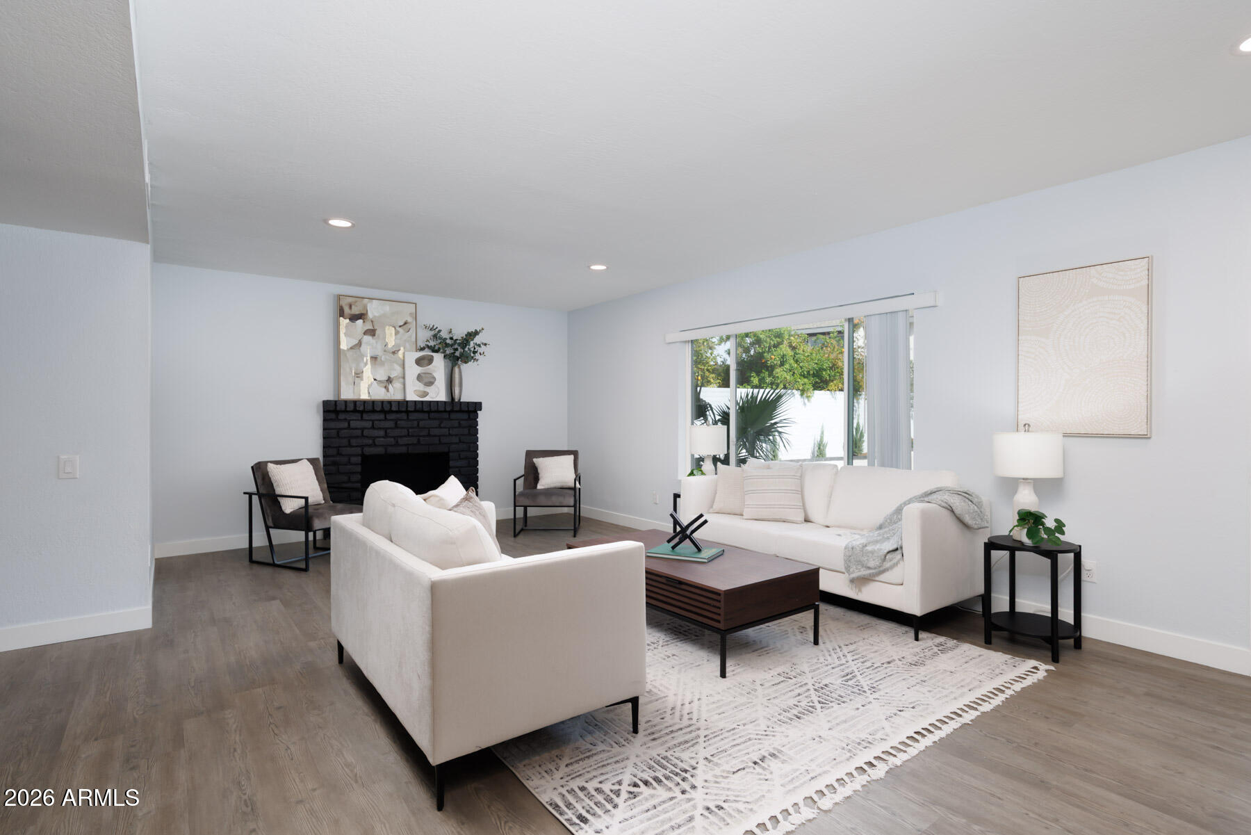 1506 E NORTHSHORE Drive