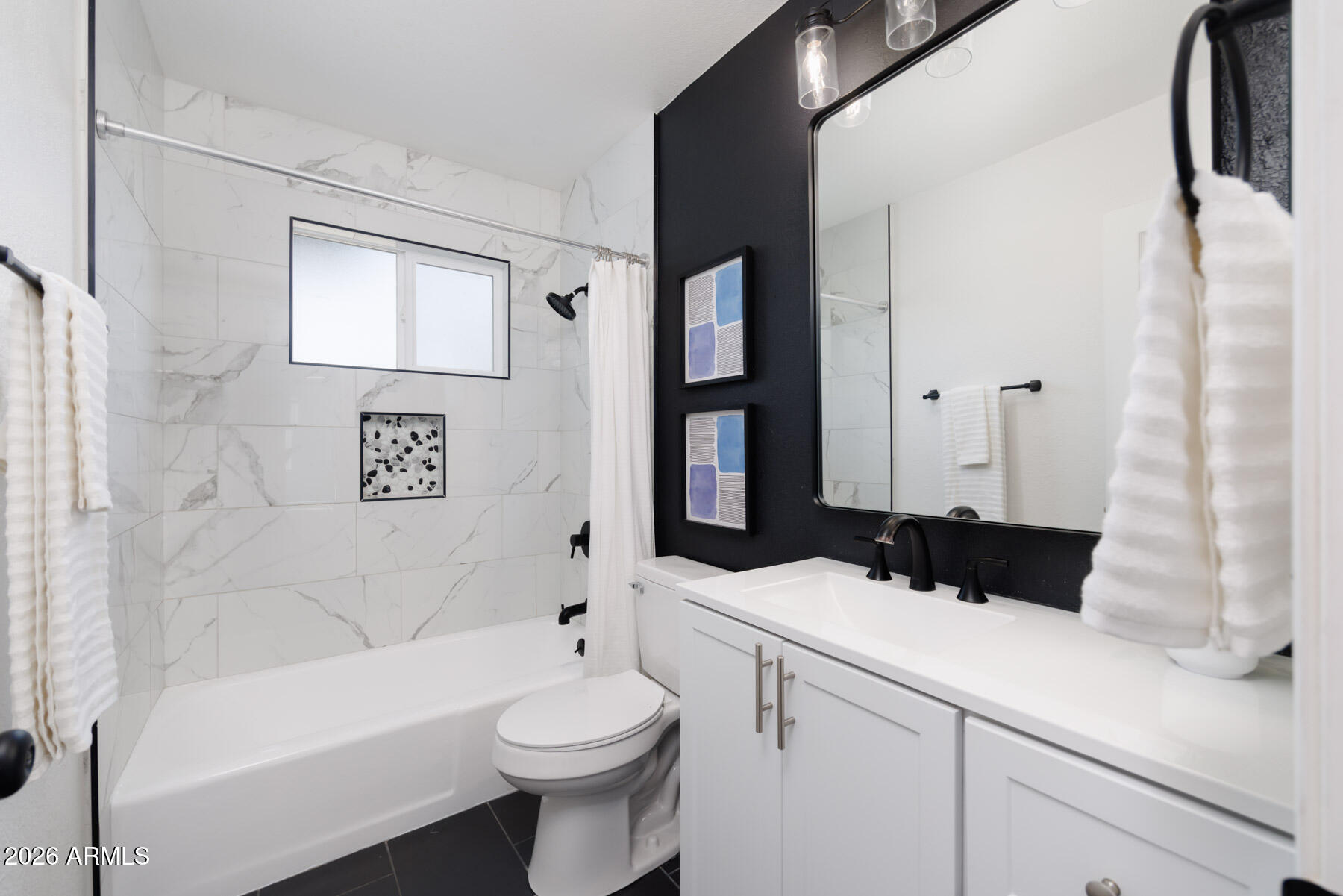 1506 E NORTHSHORE Drive