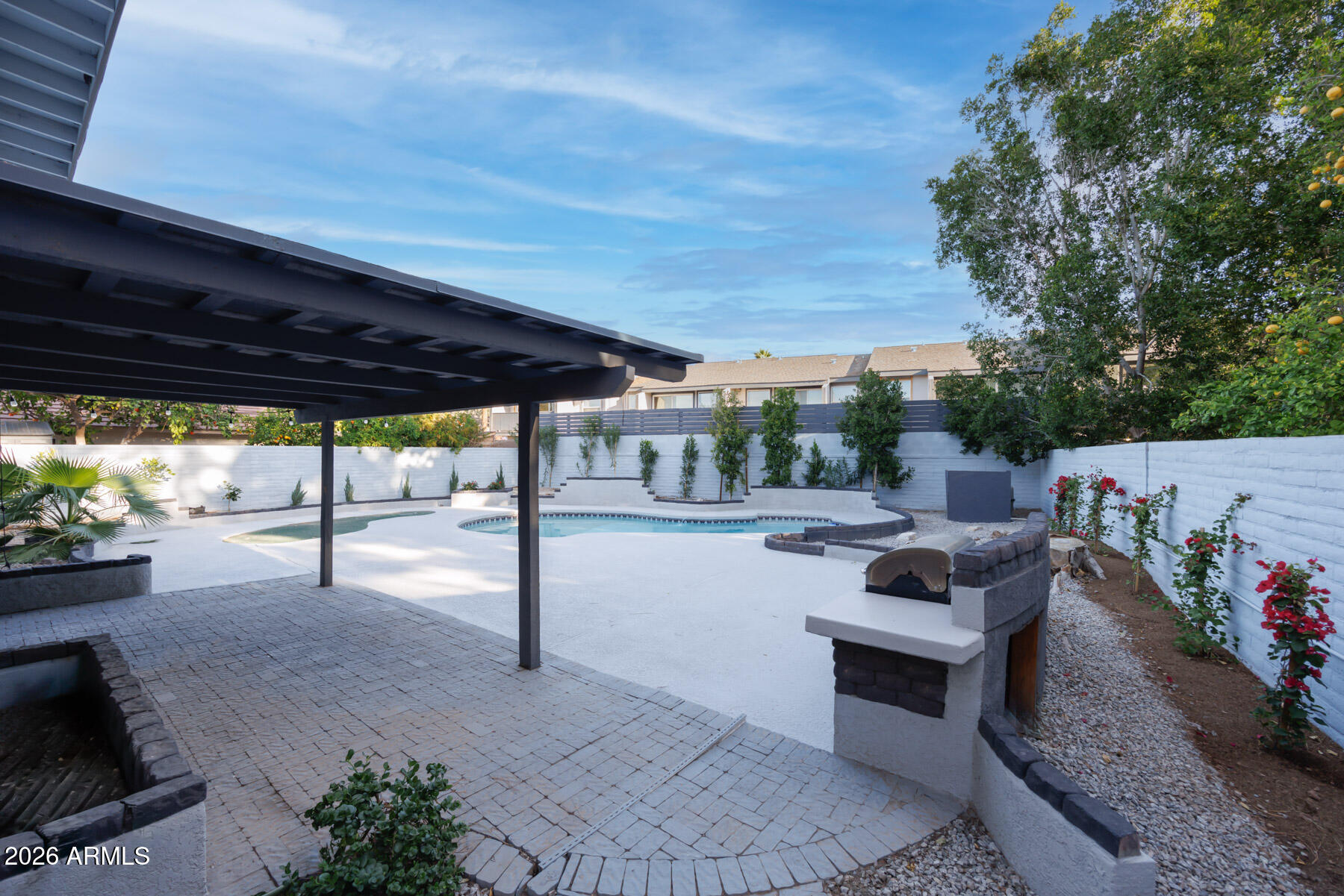 1506 E NORTHSHORE Drive