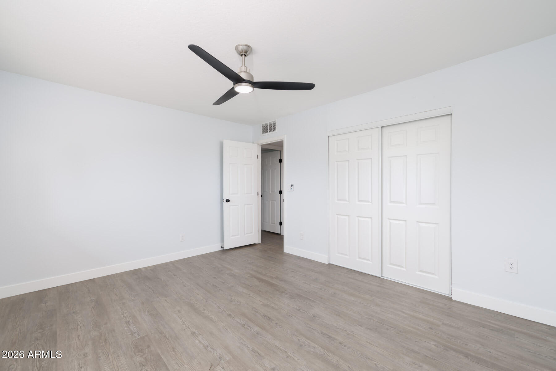 1506 E NORTHSHORE Drive