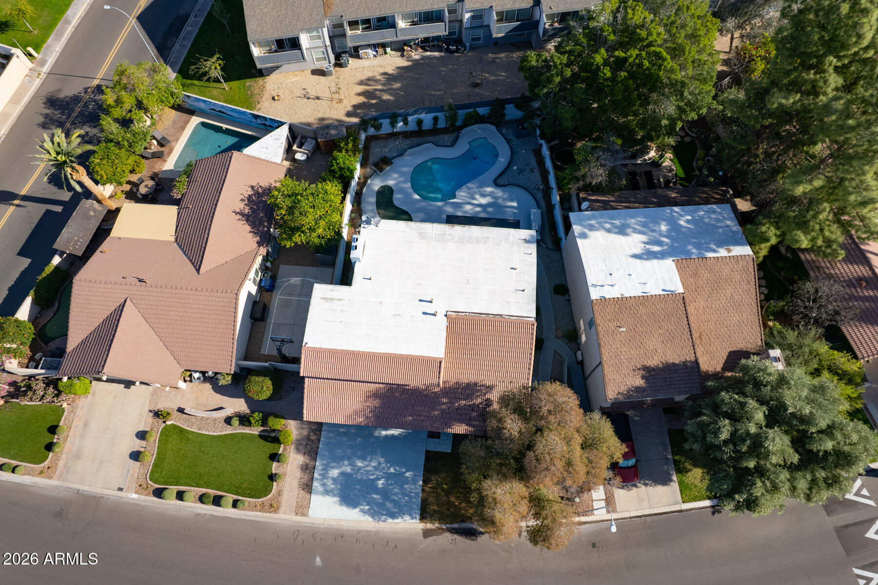 1506 E NORTHSHORE Drive