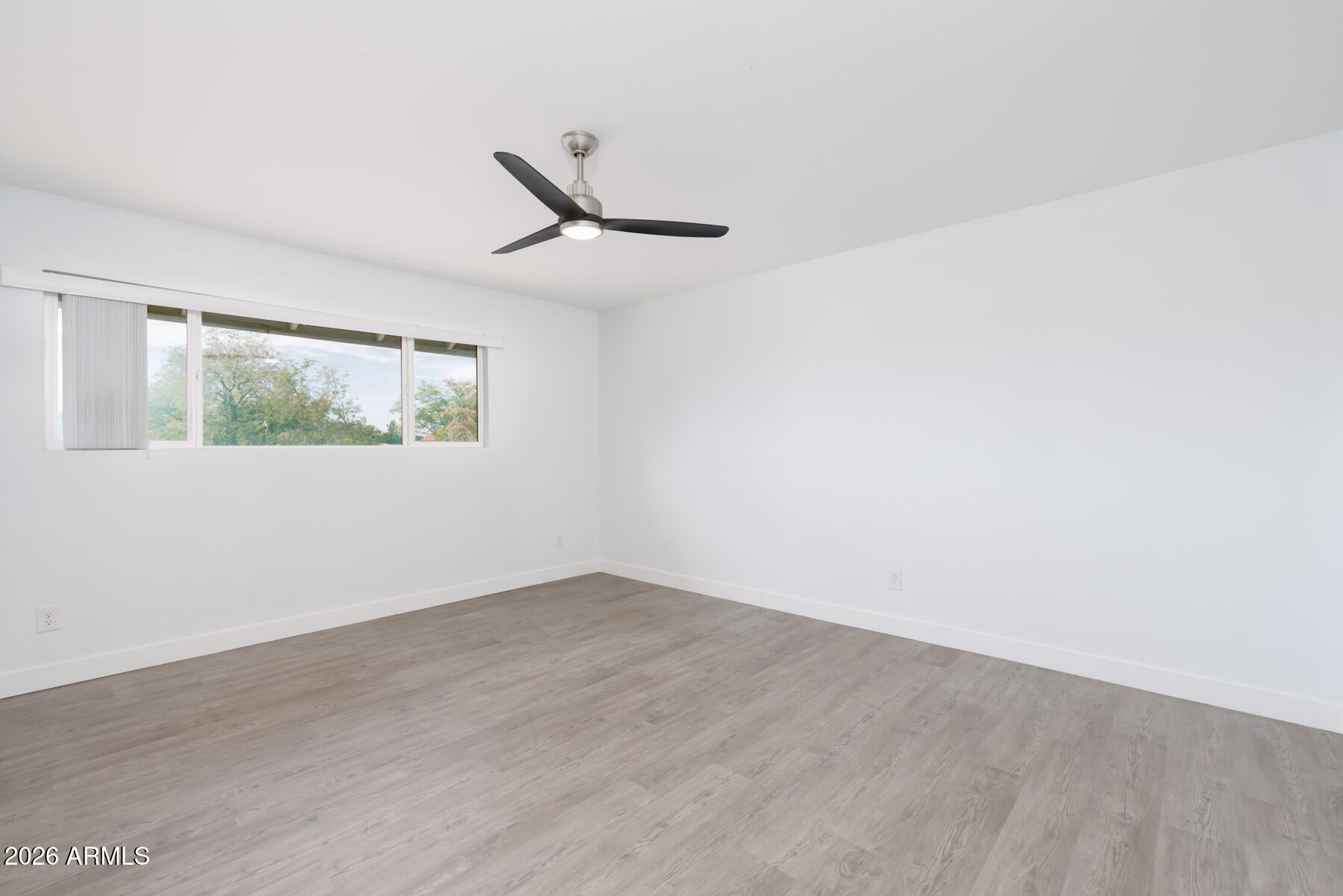 1506 E NORTHSHORE Drive